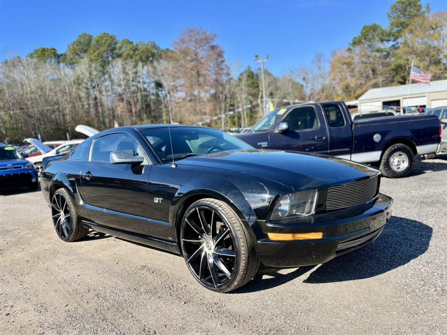 2006 Black /Black Ford Mustang (1ZVFT82H365) with an 4.6l V8 EFI Sohc 4.6l engine, Manual transmission, located at 745 East Steele Rd., West Columbia, SC, 29170, (803) 755-9148, 33.927212, -81.148483 - Special Internet Price! 2006 Ford Mustang GT with 5-speed manual transmission, AM/FM radio, Air conditioning, Remote keyless entry, Leather interior, Powered windows, Powered door locks, Plus more! - Photo#3