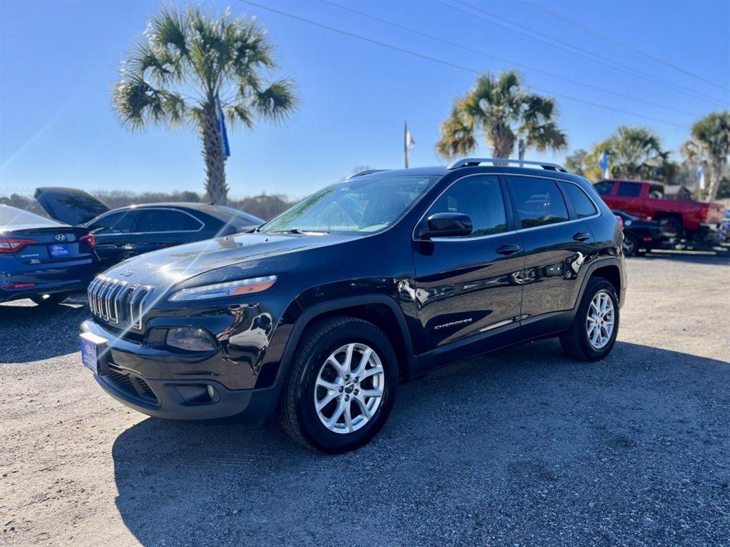 2015 Black /Black Jeep Cherokee (1C4PJMCS6FW) with an 3.2l V6 Smpi Dohc 3.2l engine, Automatic transmission, located at 745 East Steele Rd., West Columbia, SC, 29170, (803) 755-9148, 33.927212, -81.148483 - 2015 Jeep Cherokee Latitude with Bluetooth, Backup Camera, Cruise Control, Manual Air Conditioning, Remote Keyless Entry, Compass, Premium Cloth Bucket Seats, Rear 60-40 Folding Split-Bench, Cargo Area Concealed Storage, Powered Windows, Powered Door Locks, Plus More! - Photo#0