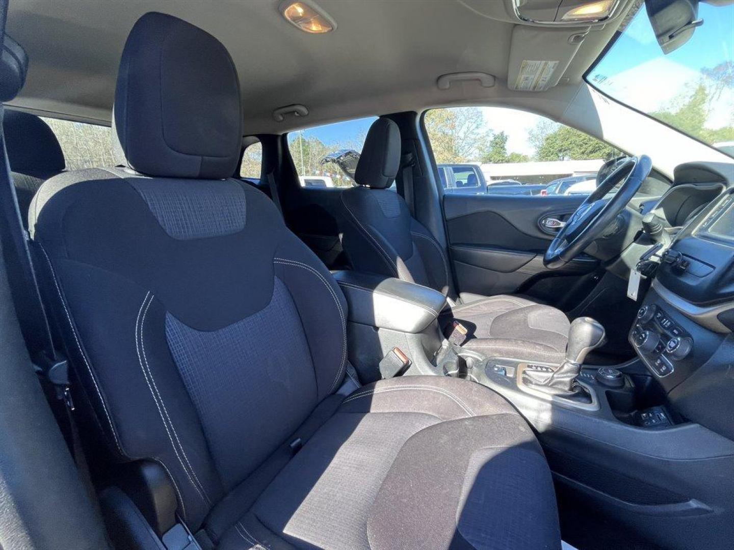 2015 Black /Black Jeep Cherokee (1C4PJMCS6FW) with an 3.2l V6 Smpi Dohc 3.2l engine, Automatic transmission, located at 745 East Steele Rd., West Columbia, SC, 29170, (803) 755-9148, 33.927212, -81.148483 - 2015 Jeep Cherokee Latitude with Bluetooth, Backup Camera, Cruise Control, Manual Air Conditioning, Remote Keyless Entry, Compass, Premium Cloth Bucket Seats, Rear 60-40 Folding Split-Bench, Cargo Area Concealed Storage, Powered Windows, Powered Door Locks, Plus More! - Photo#27