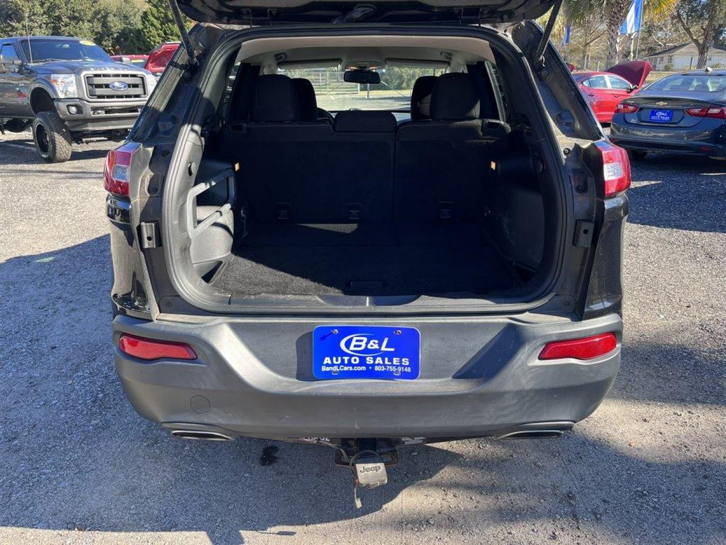 2015 Black /Black Jeep Cherokee (1C4PJMCS6FW) with an 3.2l V6 Smpi Dohc 3.2l engine, Automatic transmission, located at 745 East Steele Rd., West Columbia, SC, 29170, (803) 755-9148, 33.927212, -81.148483 - 2015 Jeep Cherokee Latitude with Bluetooth, Backup Camera, Cruise Control, Manual Air Conditioning, Remote Keyless Entry, Compass, Premium Cloth Bucket Seats, Rear 60-40 Folding Split-Bench, Cargo Area Concealed Storage, Powered Windows, Powered Door Locks, Plus More! - Photo#30