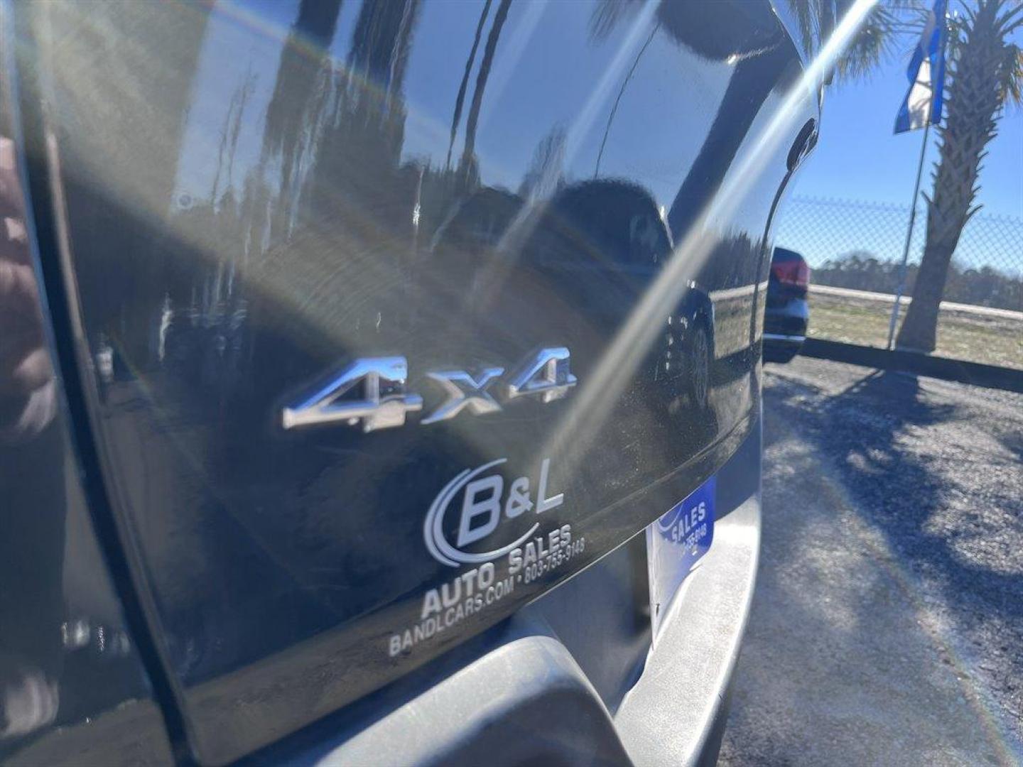 2015 Black /Black Jeep Cherokee (1C4PJMCS6FW) with an 3.2l V6 Smpi Dohc 3.2l engine, Automatic transmission, located at 745 East Steele Rd., West Columbia, SC, 29170, (803) 755-9148, 33.927212, -81.148483 - 2015 Jeep Cherokee Latitude with Bluetooth, Backup Camera, Cruise Control, Manual Air Conditioning, Remote Keyless Entry, Compass, Premium Cloth Bucket Seats, Rear 60-40 Folding Split-Bench, Cargo Area Concealed Storage, Powered Windows, Powered Door Locks, Plus More! - Photo#31