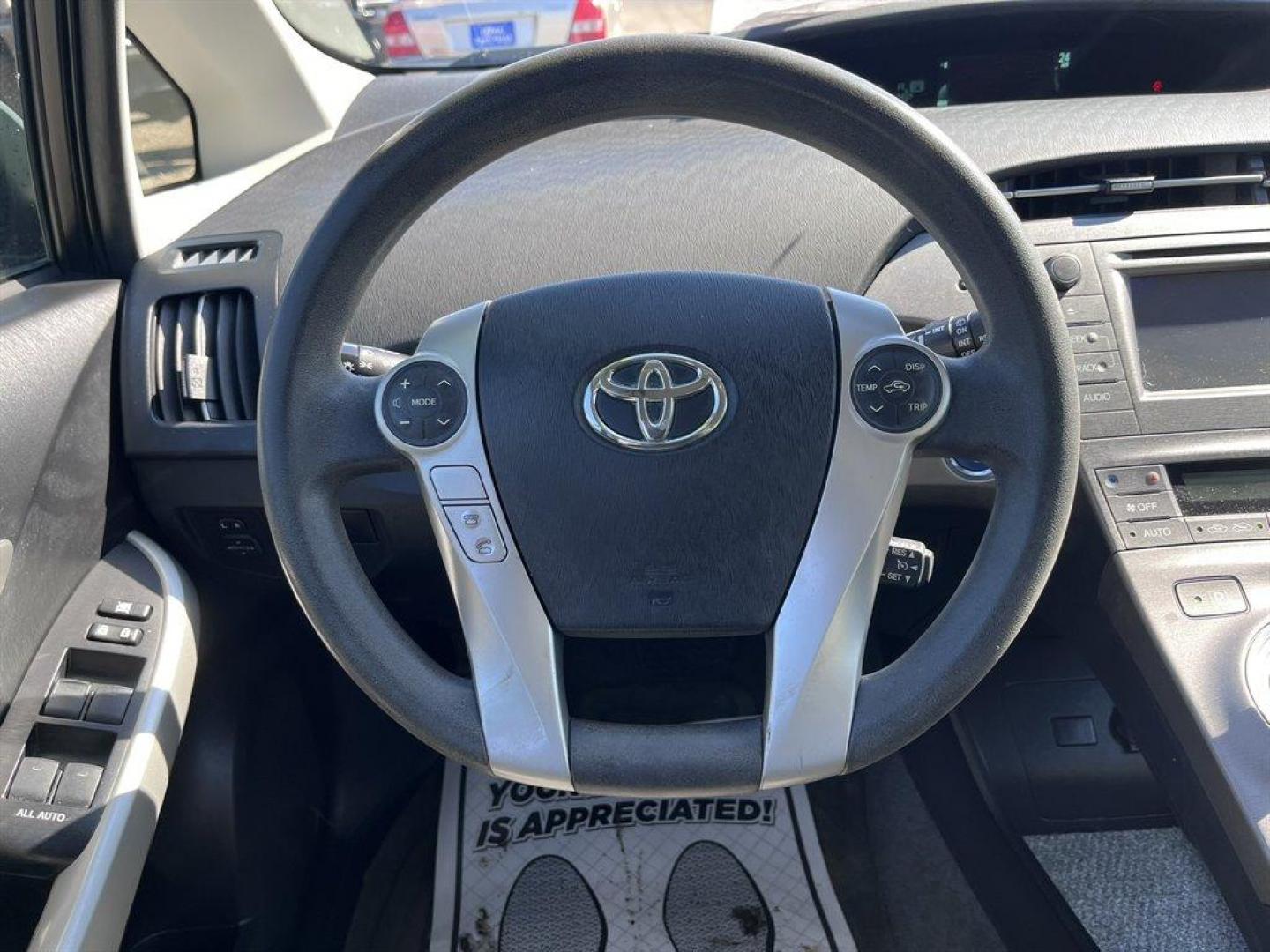 2013 White /Grey Toyota Prius (JTDKN3DU2D0) with an 1.8l I-4 EFI Dohc Hybrid engine, Automatic transmission, located at 745 East Steele Rd., West Columbia, SC, 29170, (803) 755-9148, 33.927212, -81.148483 - Special Internet Price! 2013 Toyota Prius with AM/FM radio, Cruise control, Keyless door entry, Push to start, Bucket front seats, Cloth interior, Powered windows, Powered door locks, Plus more! - Photo#5