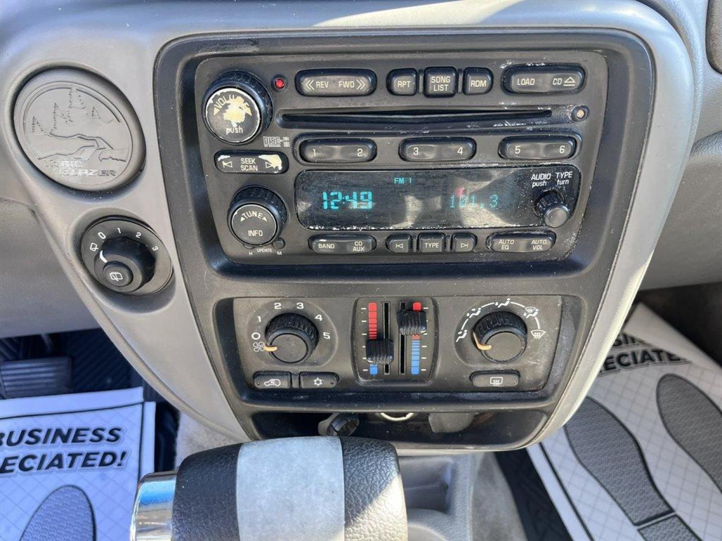 2006 Silver /Grey Chevrolet Trailblazer (1GNDS13S162) with an 4.2l I-6 MPI Dohc 4.2l engine, Automatic transmission, located at 745 East Steele Rd., West Columbia, SC, 29170, (803) 755-9148, 33.927212, -81.148483 - Special Internet Price! 2006 Chevrolet Trailblazer LS with AM/FM stereo with CD player, Cruise control, Sunroof, Powered driver seat, Cloth interior, Rear air, Powered windows, Powered door locks, Plus more! - Photo#9