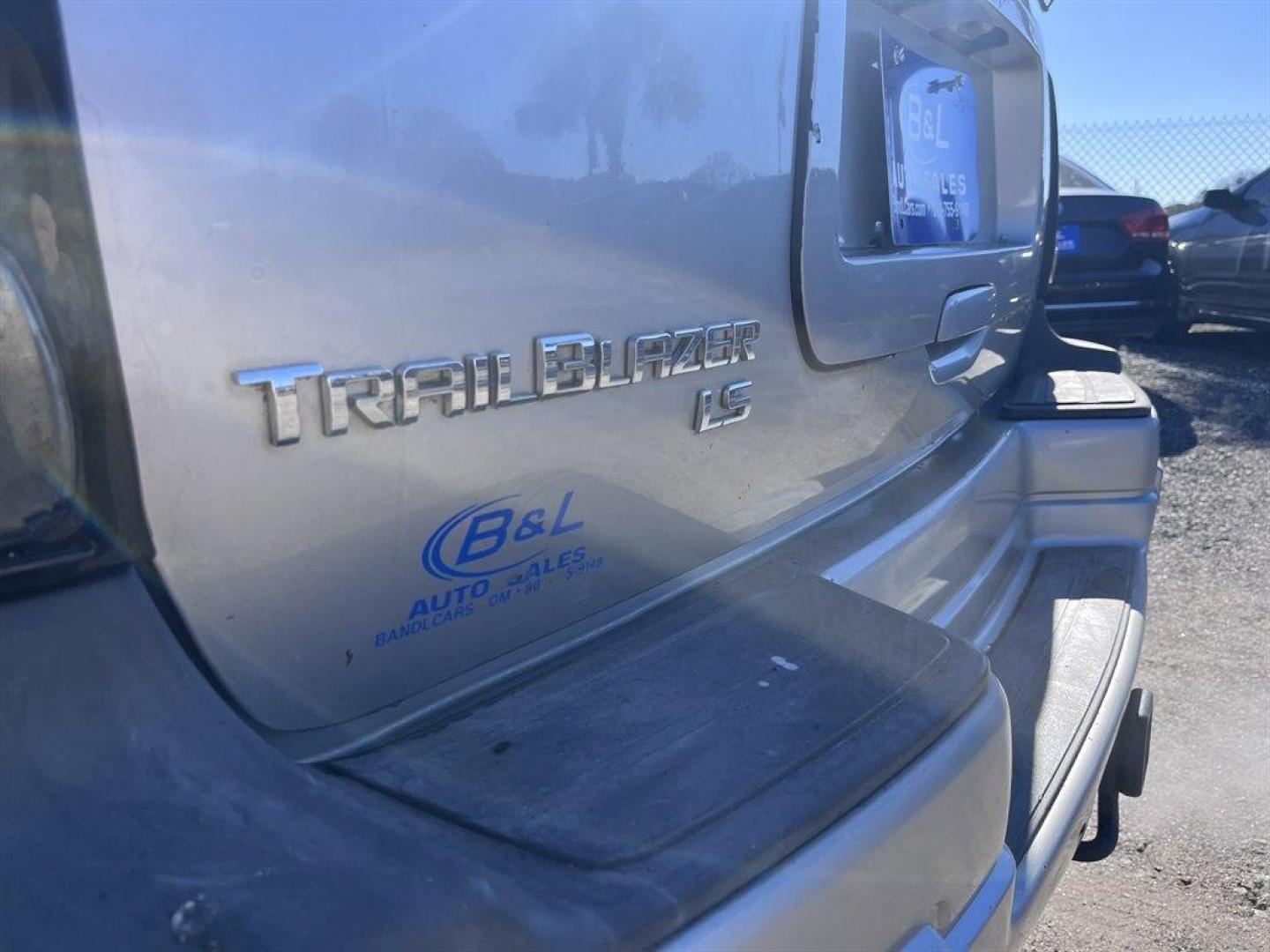 2006 Silver /Grey Chevrolet Trailblazer (1GNDS13S162) with an 4.2l I-6 MPI Dohc 4.2l engine, Automatic transmission, located at 745 East Steele Rd., West Columbia, SC, 29170, (803) 755-9148, 33.927212, -81.148483 - Special Internet Price! 2006 Chevrolet Trailblazer LS with AM/FM stereo with CD player, Cruise control, Sunroof, Powered driver seat, Cloth interior, Rear air, Powered windows, Powered door locks, Plus more! - Photo#28