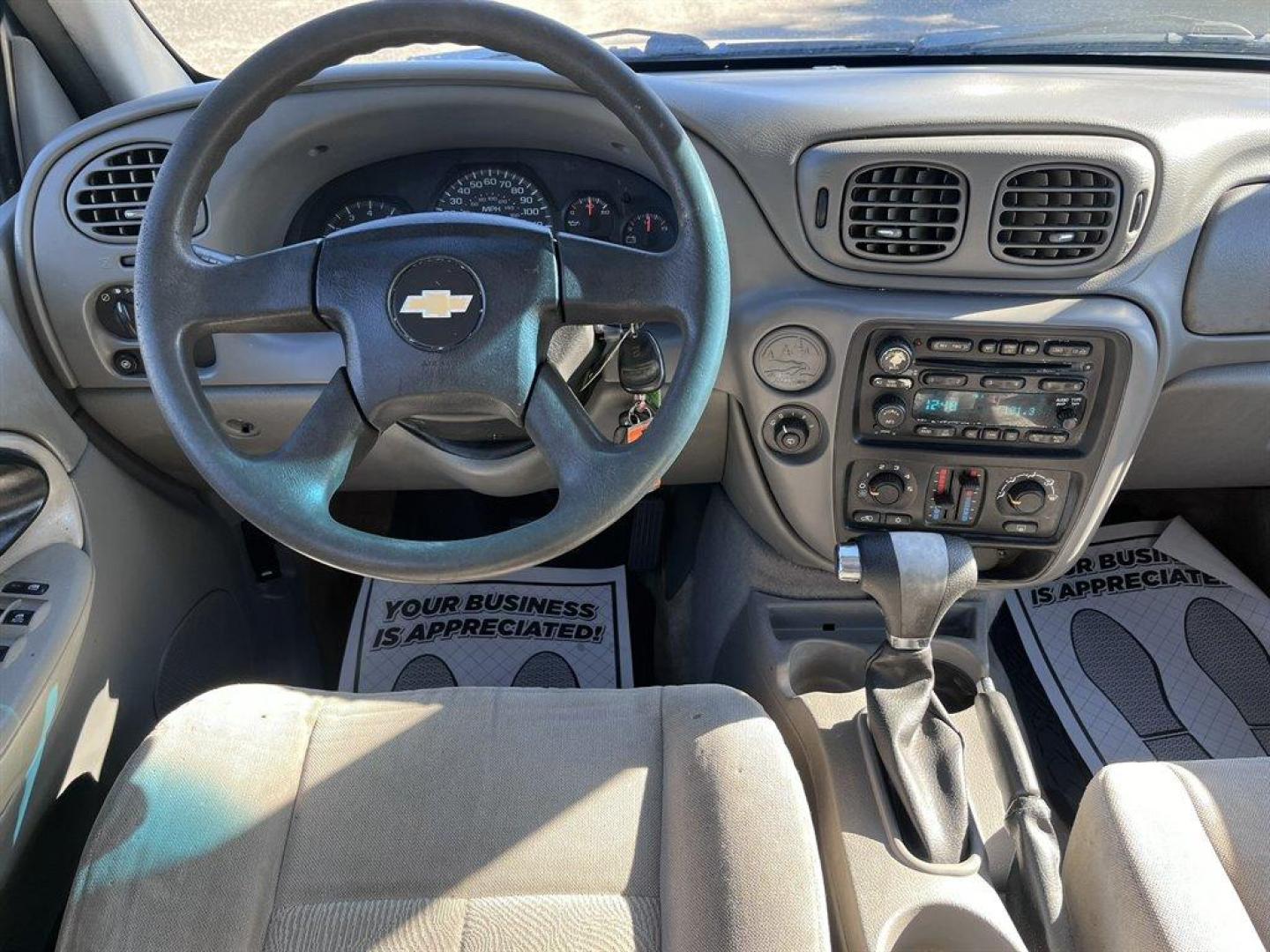 2006 Silver /Grey Chevrolet Trailblazer (1GNDS13S162) with an 4.2l I-6 MPI Dohc 4.2l engine, Automatic transmission, located at 745 East Steele Rd., West Columbia, SC, 29170, (803) 755-9148, 33.927212, -81.148483 - Special Internet Price! 2006 Chevrolet Trailblazer LS with AM/FM stereo with CD player, Cruise control, Sunroof, Powered driver seat, Cloth interior, Rear air, Powered windows, Powered door locks, Plus more! - Photo#4