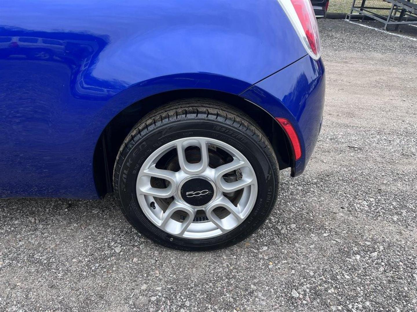 2012 Blue /Black Fiat 500 (3C3CFFDRXCT) with an 1.4l I-4 MPI 1.4l engine, Manual transmission, located at 745 East Steele Rd., West Columbia, SC, 29170, (803) 755-9148, 33.927212, -81.148483 - Special Internet Price! 2012 FIAT 500C Pop with AM/FM stereo, Aux audio input, Remote keyless entry, Steering wheel audio controls, Cloth bucket seats, 50/50 split fold-down rear seat, 5-speed manual transmission, Black soft top convertible, Powered windows, Powered door locks, Plus more! - Photo#21