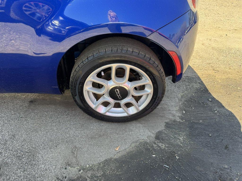 2012 Blue /Black Fiat 500 (3C3CFFDRXCT) with an 1.4l I-4 MPI 1.4l engine, Manual transmission, located at 745 East Steele Rd., West Columbia, SC, 29170, (803) 755-9148, 33.927212, -81.148483 - Photo#21