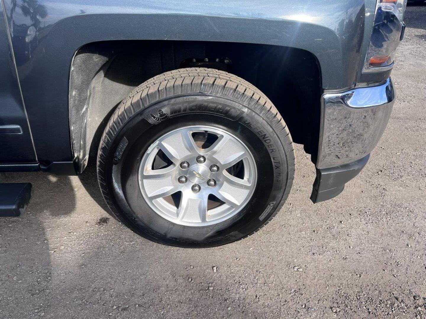 2017 Blue /Black Chevrolet Silverado 1500 (3GCPCREC1HG) with an 5.3l V8 DI VVT Flex 5.3l engine, Automatic transmission, located at 745 East Steele Rd., West Columbia, SC, 29170, (803) 755-9148, 33.927212, -81.148483 - Special Internet Price! 2017 Chevrolet Silverado 1500 with Bluetooth, 3-month All Access trial subscription SiriusXM Satellite Radio, Chevrolet MyLink Radio, 8 diagonal color touch-screen, Backup camera, Cruise control, Air conditioning, Remote Keyless Entry, Driver powered seat, Front 40/20/40 spli - Photo#32