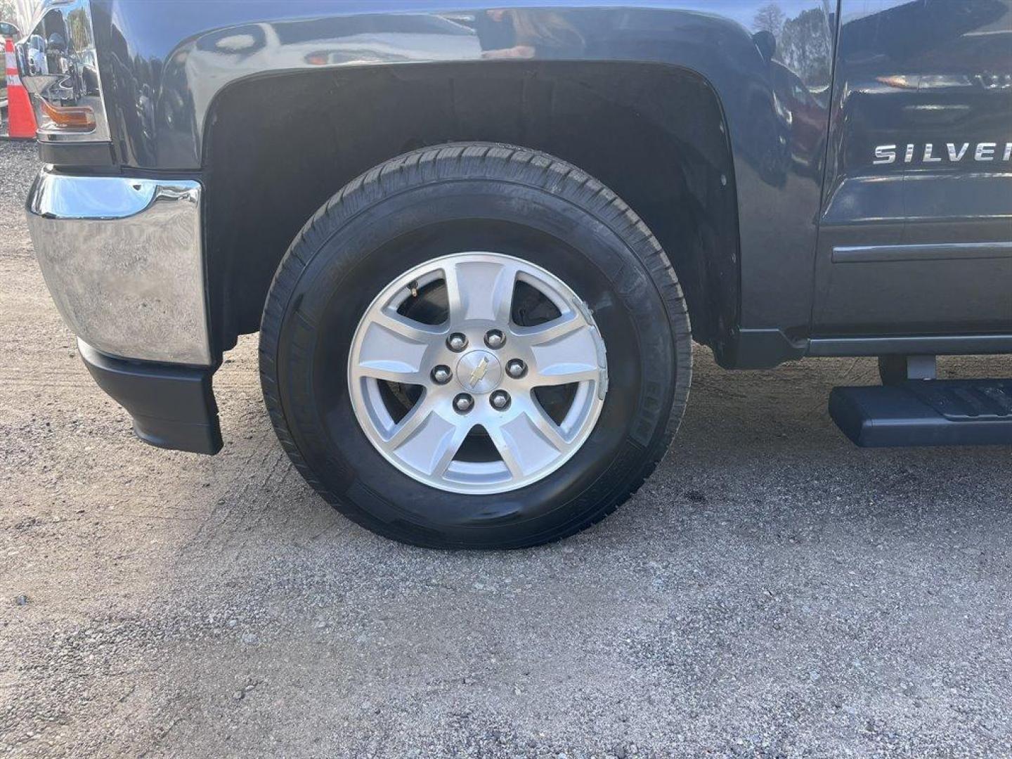 2017 Blue /Black Chevrolet Silverado 1500 (3GCPCREC1HG) with an 5.3l V8 DI VVT Flex 5.3l engine, Automatic transmission, located at 745 East Steele Rd., West Columbia, SC, 29170, (803) 755-9148, 33.927212, -81.148483 - Special Internet Price! 2017 Chevrolet Silverado 1500 with Bluetooth, 3-month All Access trial subscription SiriusXM Satellite Radio, Chevrolet MyLink Radio, 8 diagonal color touch-screen, Backup camera, Cruise control, Air conditioning, Remote Keyless Entry, Driver powered seat, Front 40/20/40 spli - Photo#35