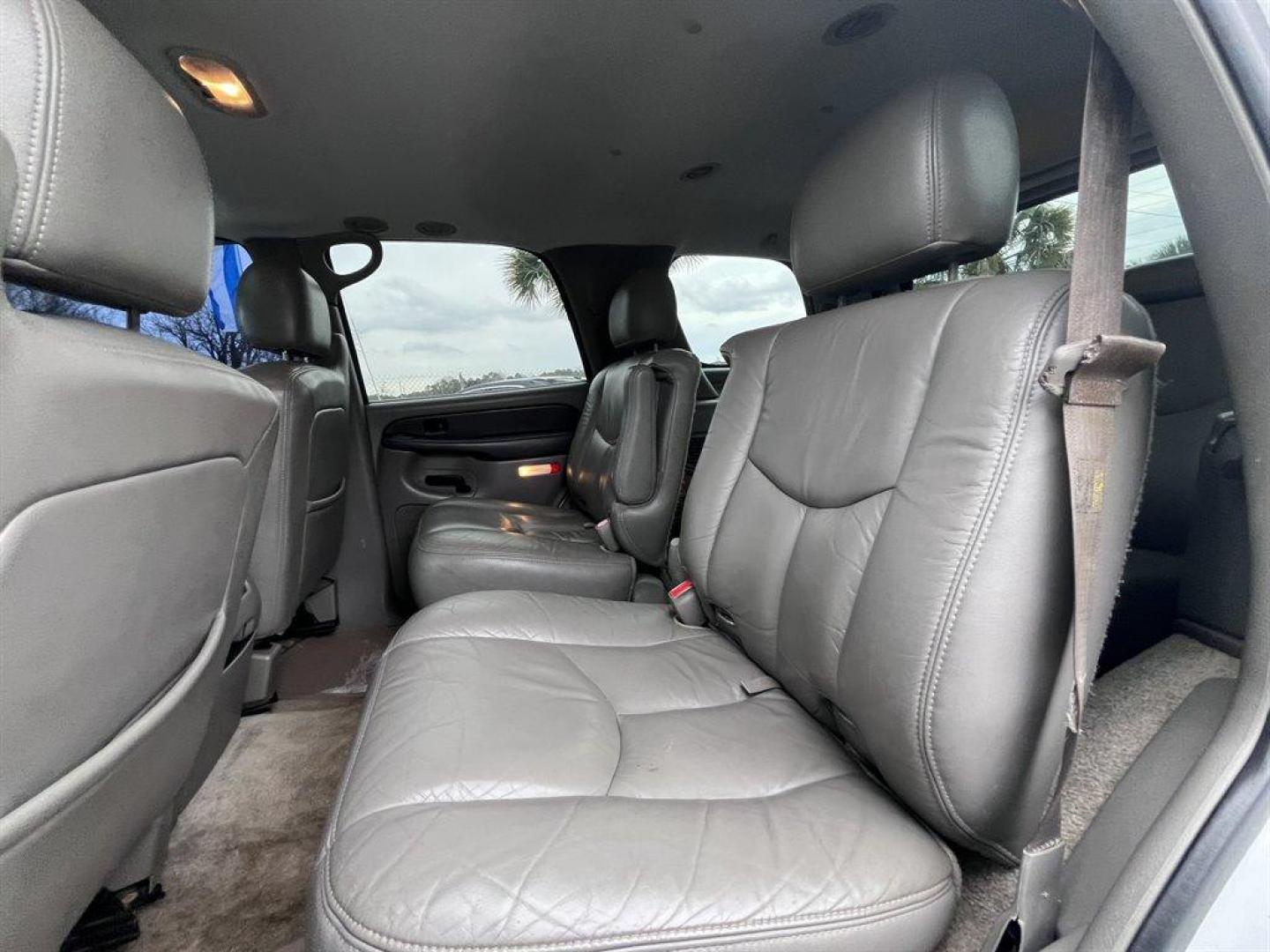 2003 White /Grey GMC Yukon (1GKEK13Z03J) with an 5.3l V8 SFI Flex 5.3l engine, Automatic transmission, located at 745 East Steele Rd., West Columbia, SC, 29170, (803) 755-9148, 33.927212, -81.148483 - Special Internet Price! 2003 GMC Yukon with AM/FM stereo, Cruise control, Sunroof, Air conditioning, Keyless entry, 3rd row seating, Leather interior, Powered windows, Powered door locks, Plus more! - Photo#20