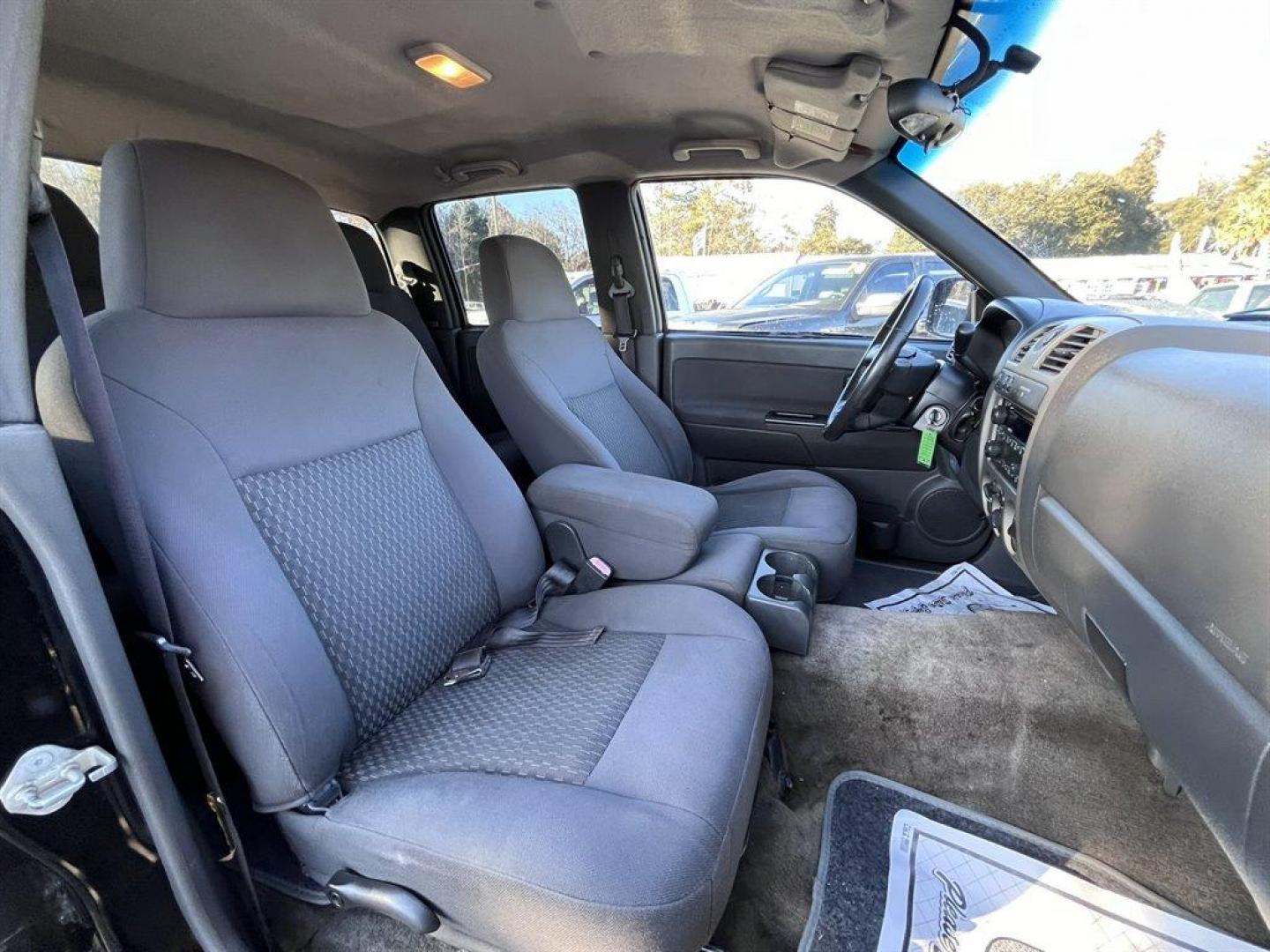 2006 Black /Grey Chevrolet Colorado (1GCDT136468) with an 3.5l I-5 MPI Dohc 3.5l engine, Auto transmission, located at 745 East Steele Rd., West Columbia, SC, 29170, (803) 755-9148, 33.927212, -81.148483 - Special Internet Price! 2006 Chevrolet Colorado with AM/FM stereo with CD/MP3 player, Air conditioning, Powered windows, Powered door locks, Seats up to 6, Cloth interior, Rear split folding bench seat, Plus more! - Photo#18