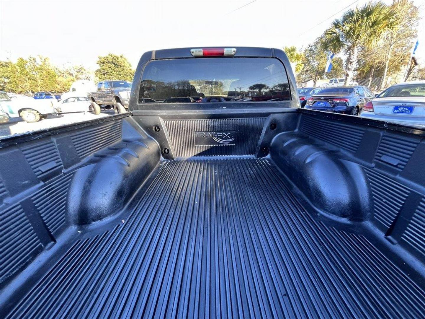 2006 Black /Grey Chevrolet Colorado (1GCDT136468) with an 3.5l I-5 MPI Dohc 3.5l engine, Auto transmission, located at 745 East Steele Rd., West Columbia, SC, 29170, (803) 755-9148, 33.927212, -81.148483 - Special Internet Price! 2006 Chevrolet Colorado with AM/FM stereo with CD/MP3 player, Air conditioning, Powered windows, Powered door locks, Seats up to 6, Cloth interior, Rear split folding bench seat, Plus more! - Photo#21