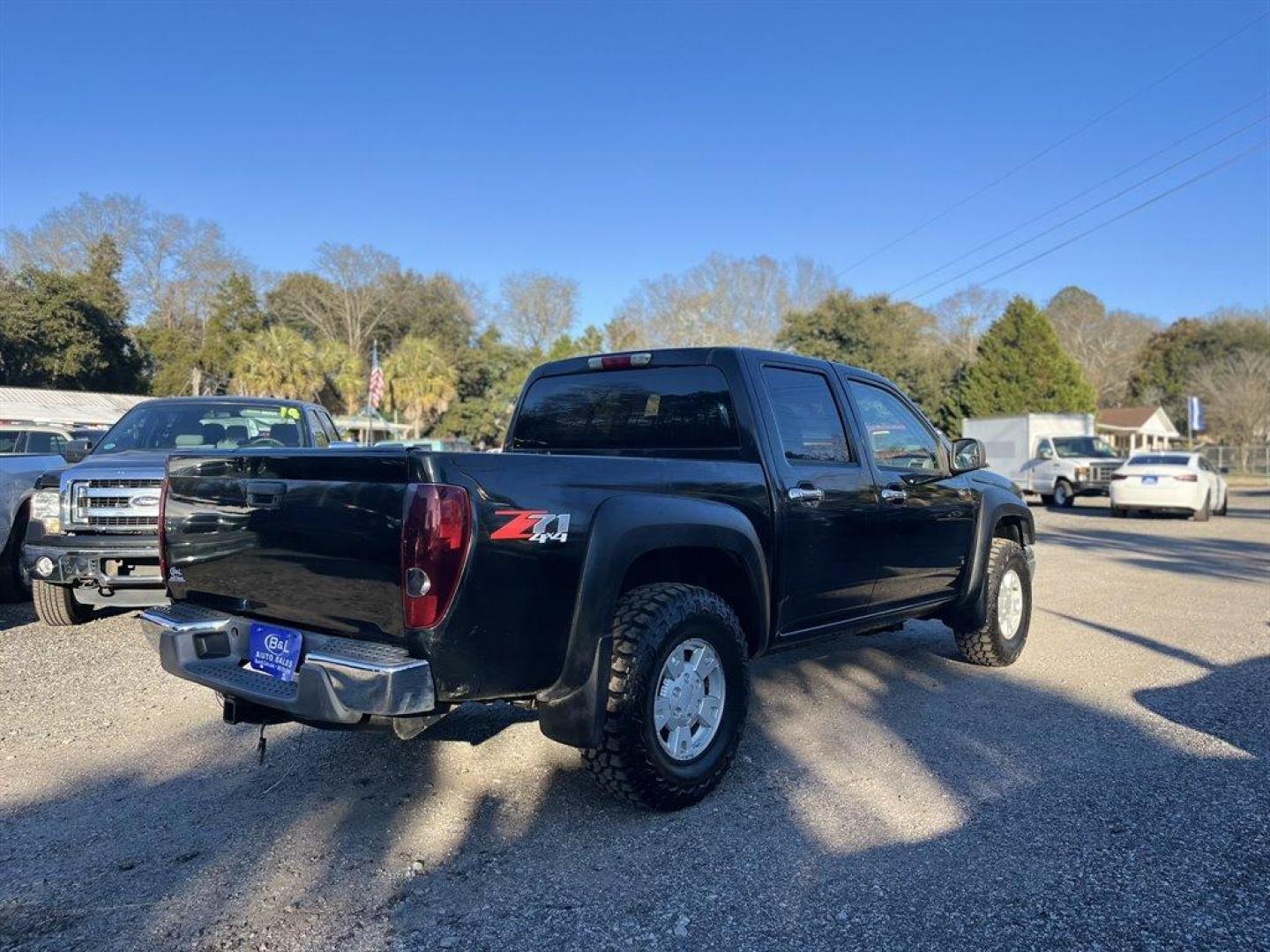 2006 Black /Grey Chevrolet Colorado (1GCDT136468) with an 3.5l I-5 MPI Dohc 3.5l engine, Auto transmission, located at 745 East Steele Rd., West Columbia, SC, 29170, (803) 755-9148, 33.927212, -81.148483 - Special Internet Price! 2006 Chevrolet Colorado with AM/FM stereo with CD/MP3 player, Air conditioning, Powered windows, Powered door locks, Seats up to 6, Cloth interior, Rear split folding bench seat, Plus more! - Photo#2