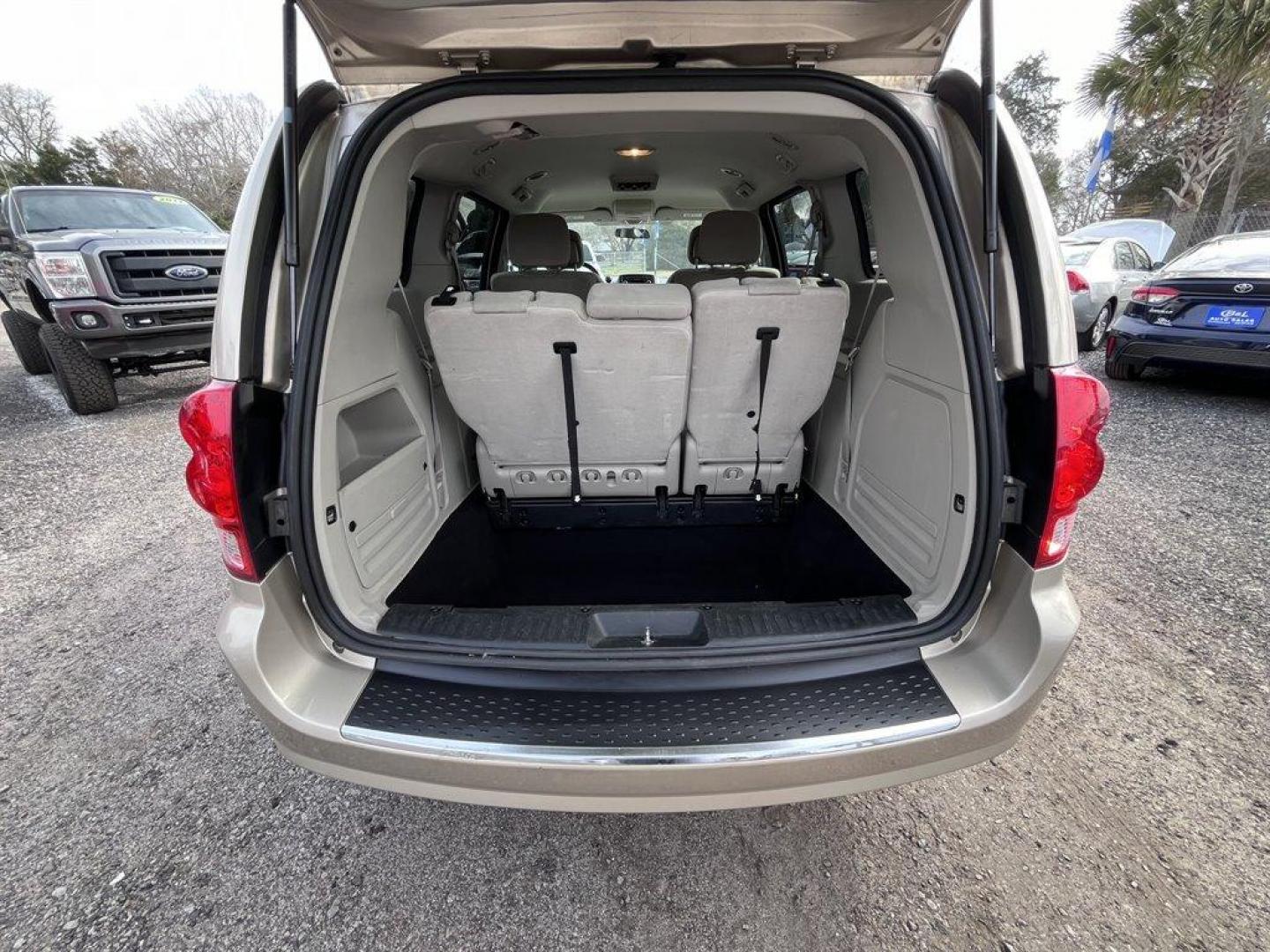 2013 Beige /Grey Dodge Grand Caravan (2C4RDGBG1DR) with an 3.6l V6 MPI Dohc VVT Flex engine, Automatic transmission, located at 745 East Steele Rd., West Columbia, SC, 29170, (803) 755-9148, 33.927212, -81.148483 - Special Internet Price! 2013 Dodge Grand Caravan with AM/FM stereo, Air conditioning, Cruise control, Keyless entry, Cloth interior, 2nd row fold-in-floor bucket seats, 3rd row Stow 'N Go with tailgate seats, Powered windows, Powered door locks, Plus more! - Photo#23