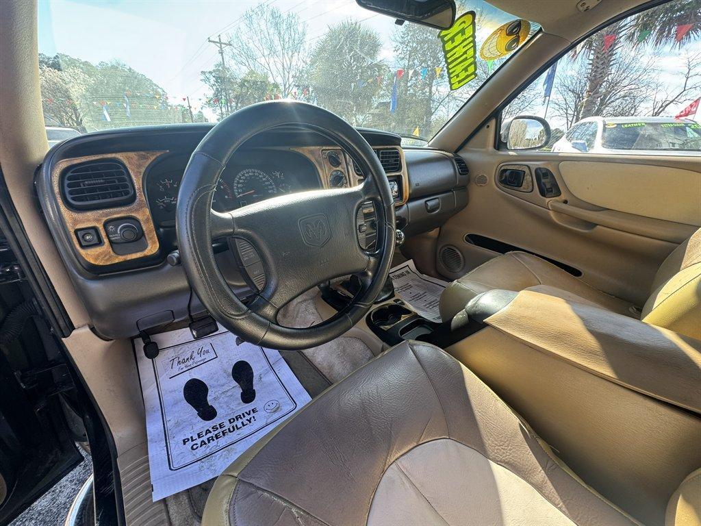 1997 Green /Tan Dodge Dakota (1B7GG23Y1VS) with an 5.2l V8 MPI 5.2l engine, Manual transmission, located at 745 East Steele Rd., West Columbia, SC, 29170, (803) 755-9148, 33.927212, -81.148483 - Photo#6