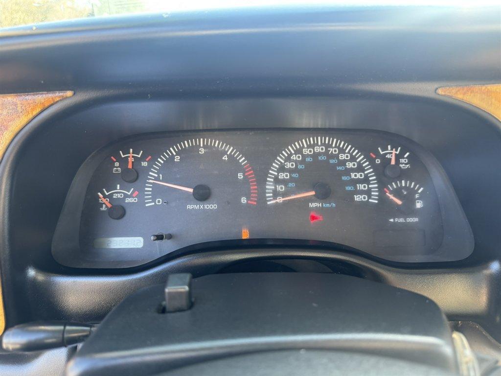 1997 Green /Tan Dodge Dakota (1B7GG23Y1VS) with an 5.2l V8 MPI 5.2l engine, Manual transmission, located at 745 East Steele Rd., West Columbia, SC, 29170, (803) 755-9148, 33.927212, -81.148483 - Photo#11