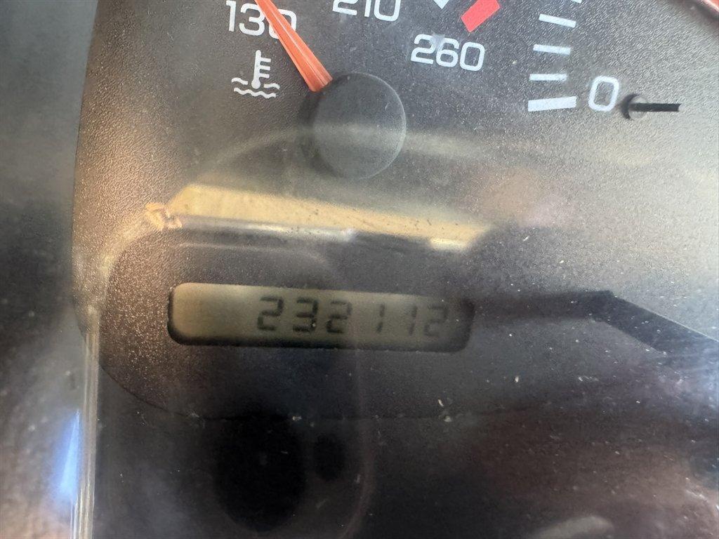 1997 Green /Tan Dodge Dakota (1B7GG23Y1VS) with an 5.2l V8 MPI 5.2l engine, Manual transmission, located at 745 East Steele Rd., West Columbia, SC, 29170, (803) 755-9148, 33.927212, -81.148483 - Photo#12