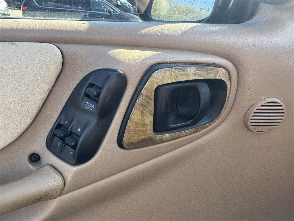 1997 Green /Tan Dodge Dakota (1B7GG23Y1VS) with an 5.2l V8 MPI 5.2l engine, Manual transmission, located at 745 East Steele Rd., West Columbia, SC, 29170, (803) 755-9148, 33.927212, -81.148483 - Photo#17