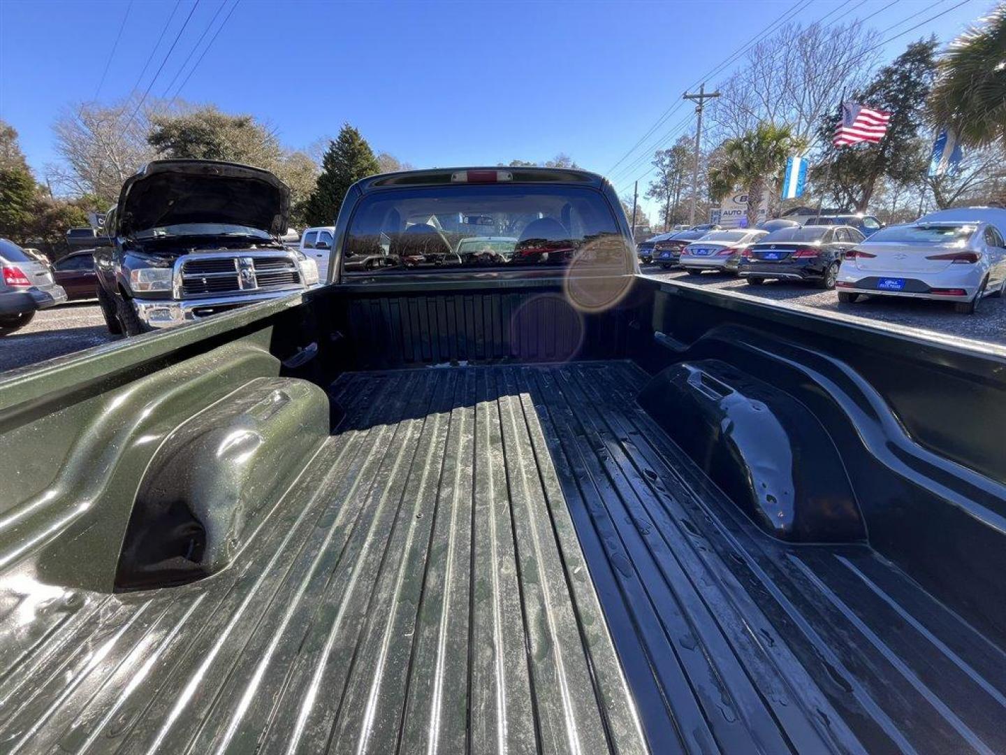 1997 Green /Tan Dodge Dakota (1B7GG23Y1VS) with an 5.2l V8 MPI 5.2l engine, Manual transmission, located at 745 East Steele Rd., West Columbia, SC, 29170, (803) 755-9148, 33.927212, -81.148483 - Special Internet Price! 1997 Dodge Dakota SLT with AM/FM stereo radio, Manual transmission, Sunroof, Cruise control, Powered windows, Powered door locks, Leather interior, Seats up to 5, Plus more! - Photo#18