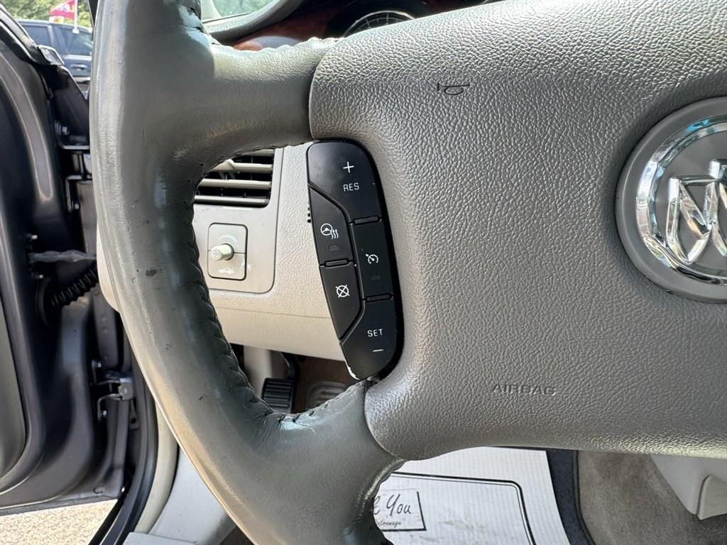 2008 Grey /Grey Buick Lucerne (1G4HD57278U) with an 3.8l V6 SFI 3.8l engine, Automatic transmission, located at 745 East Steele Rd., West Columbia, SC, 29170, (803) 755-9148, 33.927212, -81.148483- Photo#8