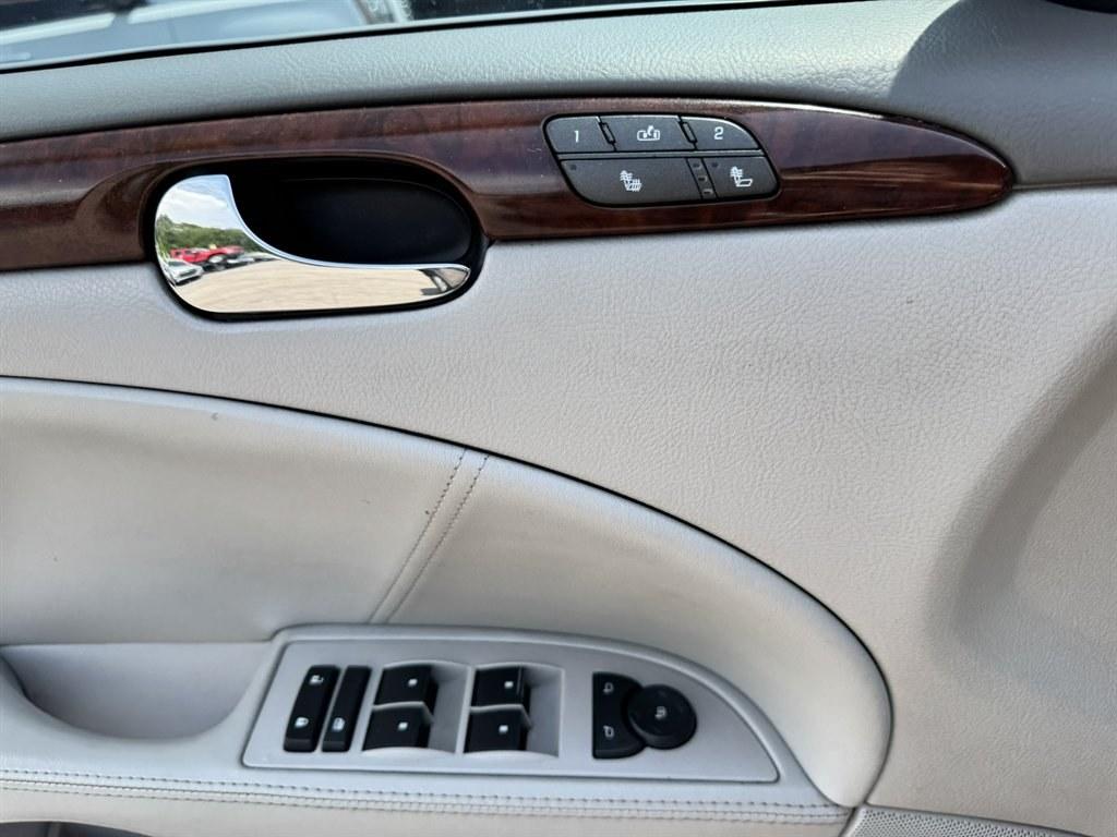 2008 Grey /Grey Buick Lucerne (1G4HD57278U) with an 3.8l V6 SFI 3.8l engine, Automatic transmission, located at 745 East Steele Rd., West Columbia, SC, 29170, (803) 755-9148, 33.927212, -81.148483- Photo#15