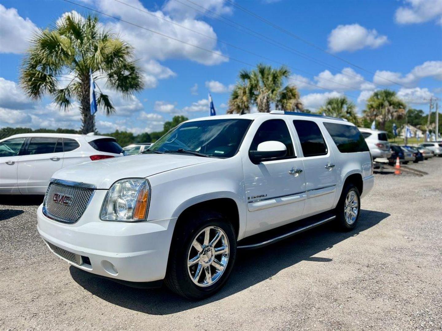 2008 White /Black GMC Yukon XL (1GKFK66868J) with an 6.2l V8 SFI CYL Deact HO engine, Auto transmission, located at 745 East Steele Rd., West Columbia, SC, 29170, (803) 755-9148, 33.927212, -81.148483 - Special Internet Price! 2008 GMC Yukon XL Denali with AM/FM radio, Backup camera, Navigation, Leather interior, Keyless entry, Automatic air conditioning, Sunroof, Rear entertainment, 3rd row seat, Powered liftgate, Powered windows, Powered door locks, Plus more! - Photo#0