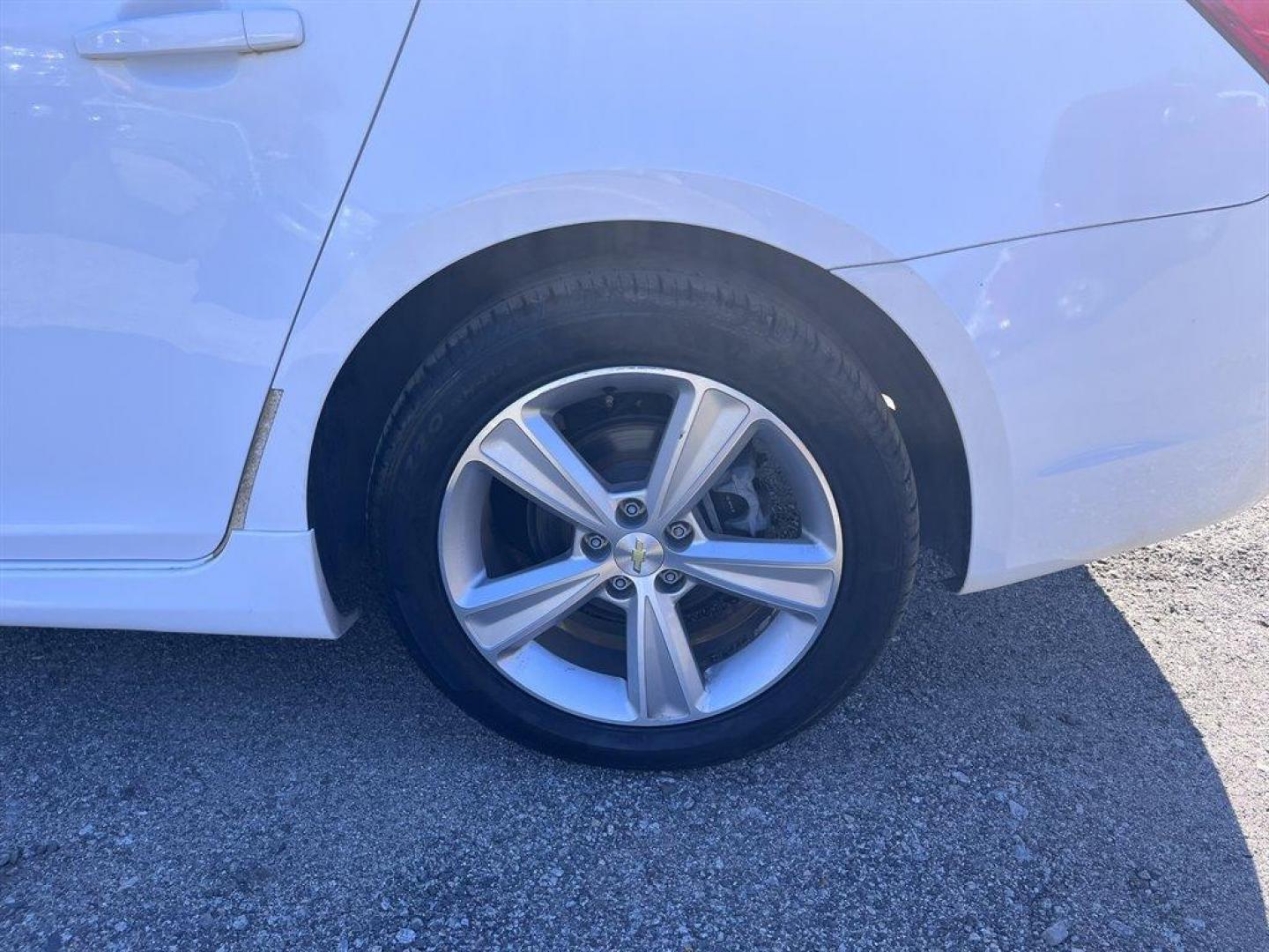 2015 White /Black Chevrolet Cruze (1G1PE5SB7F7) with an 1.4l I-4 MFI Dohc T/C 1.4 engine, Automatic transmission, located at 745 East Steele Rd., West Columbia, SC, 29170, (803) 755-9148, 33.927212, -81.148483 - Special Internet Price! 2015 Chevrolet Cruze LT with Bluetooth, AM/FM stereo, Cruise control, Remote Keyless Entry, Air conditioning, Powered driver seat, Two-toned leather interior, Rear 60/40 split-folding bench, Powered windows, Powered door locks, Plus more! - Photo#28