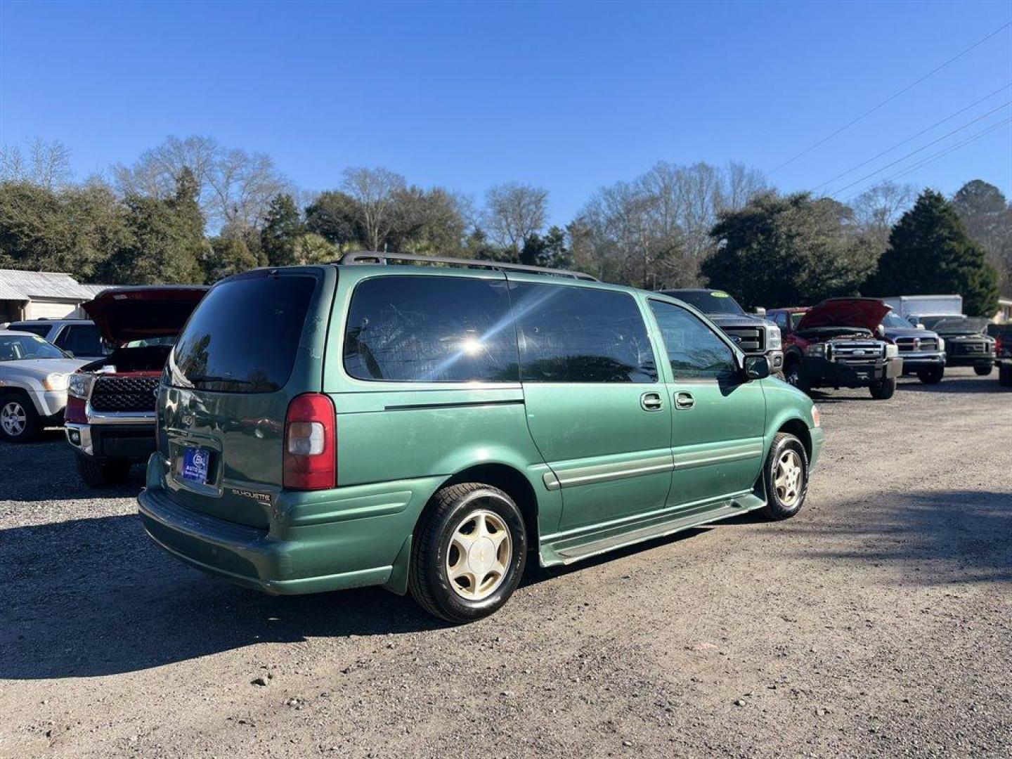 2000 Green /Tan Oldsmobile Silhouette (1GHDX03E4YD) with an 3.4l V6 SFI 3.4l engine, Auto transmission, located at 745 East Steele Rd., West Columbia, SC, 29170, (803) 755-9148, 33.927212, -81.148483 - Special Internet Price! 2000 Oldsmobile Silhouette with AM/FM stereo, Cruise control, Front air conditioning, Cloth seating areas, 3rd row 50/50 split bench seat, Powered Windows, Plus more! - Photo#2