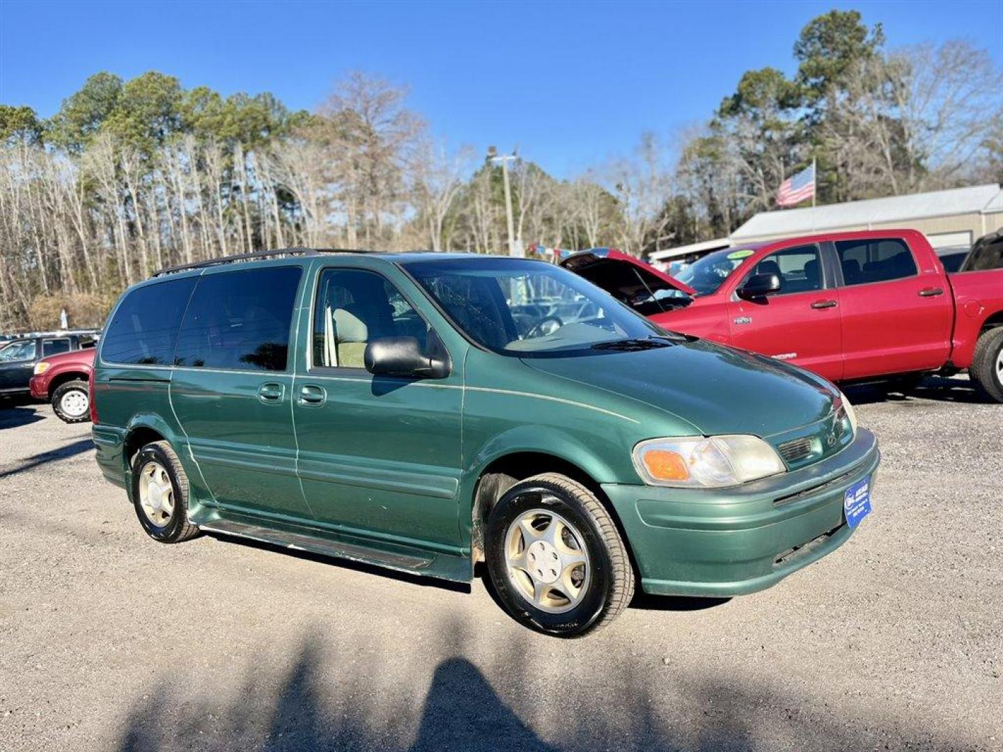 2000 Green /Tan Oldsmobile Silhouette (1GHDX03E4YD) with an 3.4l V6 SFI 3.4l engine, Auto transmission, located at 745 East Steele Rd., West Columbia, SC, 29170, (803) 755-9148, 33.927212, -81.148483 - Special Internet Price! 2000 Oldsmobile Silhouette with AM/FM stereo, Cruise control, Front air conditioning, Cloth seating areas, 3rd row 50/50 split bench seat, Powered Windows, Plus more! - Photo#3