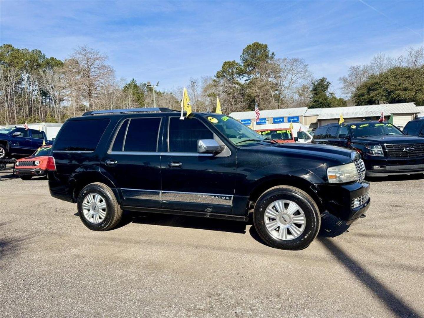 2008 Black /Tan Lincoln Navigator (5LMFU27598L) with an 5.4l V8 EFI Sohc 3v 5.4l engine, Automatic transmission, located at 745 East Steele Rd., West Columbia, SC, 29170, (803) 755-9148, 33.927212, -81.148483 - Photo#2
