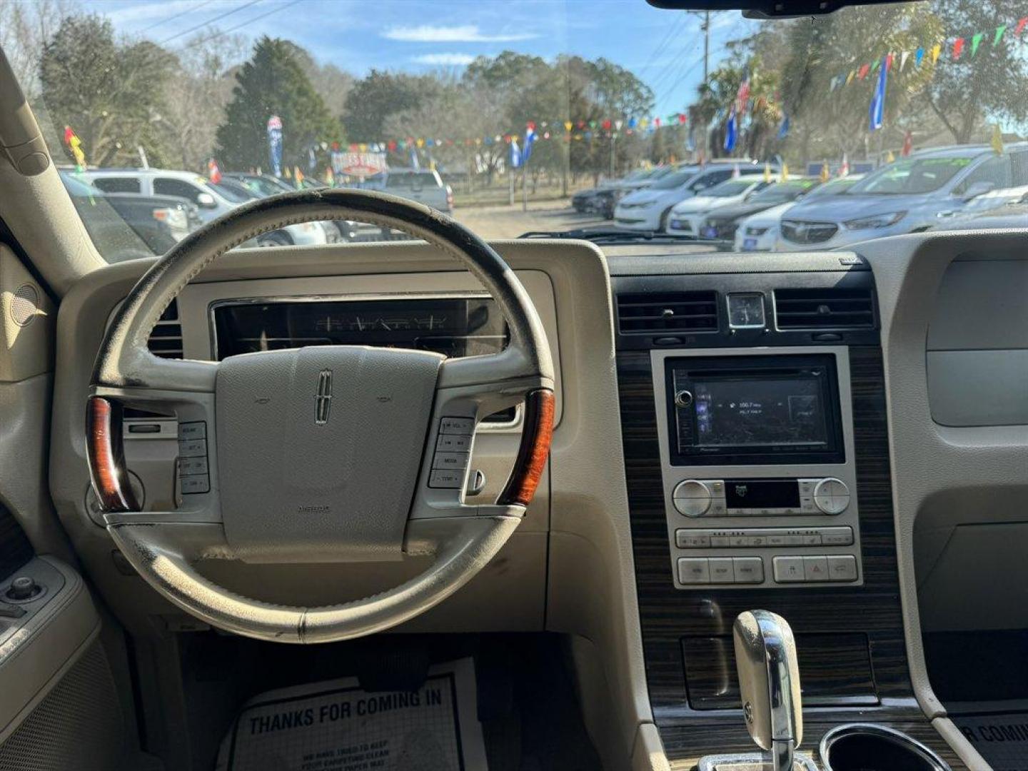 2008 Black /Tan Lincoln Navigator (5LMFU27598L) with an 5.4l V8 EFI Sohc 3v 5.4l engine, Automatic transmission, located at 745 East Steele Rd., West Columbia, SC, 29170, (803) 755-9148, 33.927212, -81.148483 - Photo#5