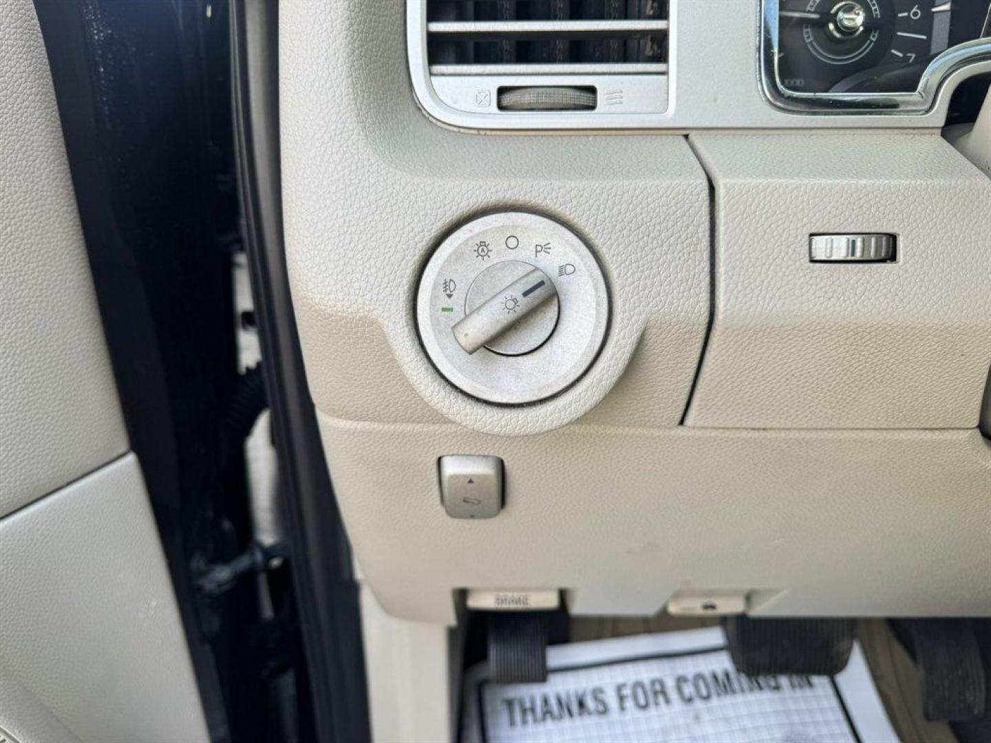 2008 Black /Tan Lincoln Navigator (5LMFU27598L) with an 5.4l V8 EFI Sohc 3v 5.4l engine, Automatic transmission, located at 745 East Steele Rd., West Columbia, SC, 29170, (803) 755-9148, 33.927212, -81.148483 - Photo#14