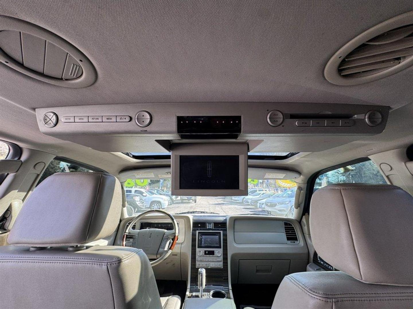 2008 Black /Tan Lincoln Navigator (5LMFU27598L) with an 5.4l V8 EFI Sohc 3v 5.4l engine, Automatic transmission, located at 745 East Steele Rd., West Columbia, SC, 29170, (803) 755-9148, 33.927212, -81.148483 - Photo#23