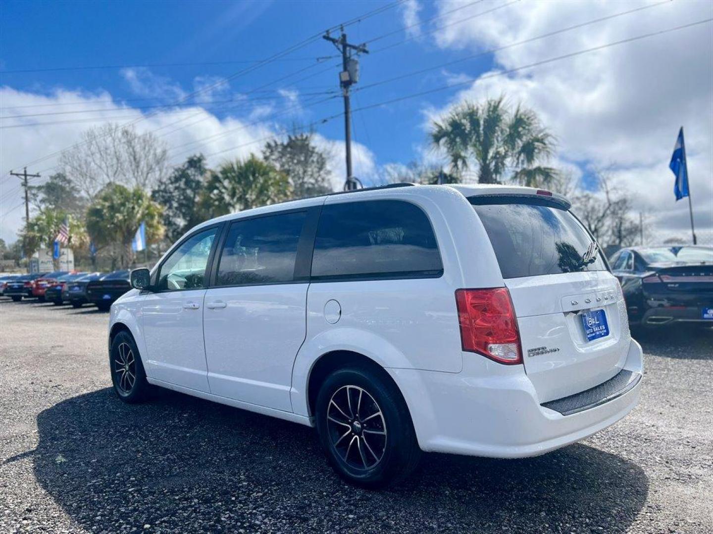 2018 White /Black Dodge Grand Caravan (2C4RDGCG2JR) with an 3.6l V6 MPI Dohc VVT Flex engine, Automatic transmission, located at 745 East Steele Rd., West Columbia, SC, 29170, (803) 755-9148, 33.927212, -81.148483 - Special Internet Price! 2018 Dodge Grand Caravan SXT with AM/FM Stereo, Back-Up Camera, Cruise Control, Dual Zone Front Manual Air Conditioning, Bucket Front Seats, 2nd Row Stow'N Go Bucket Seats, Fixed 60-40 Split-Bench 3rd Row Seat, Powered Rear Sliding Doors, Powered Windows, Powered Door Locks, - Photo#1