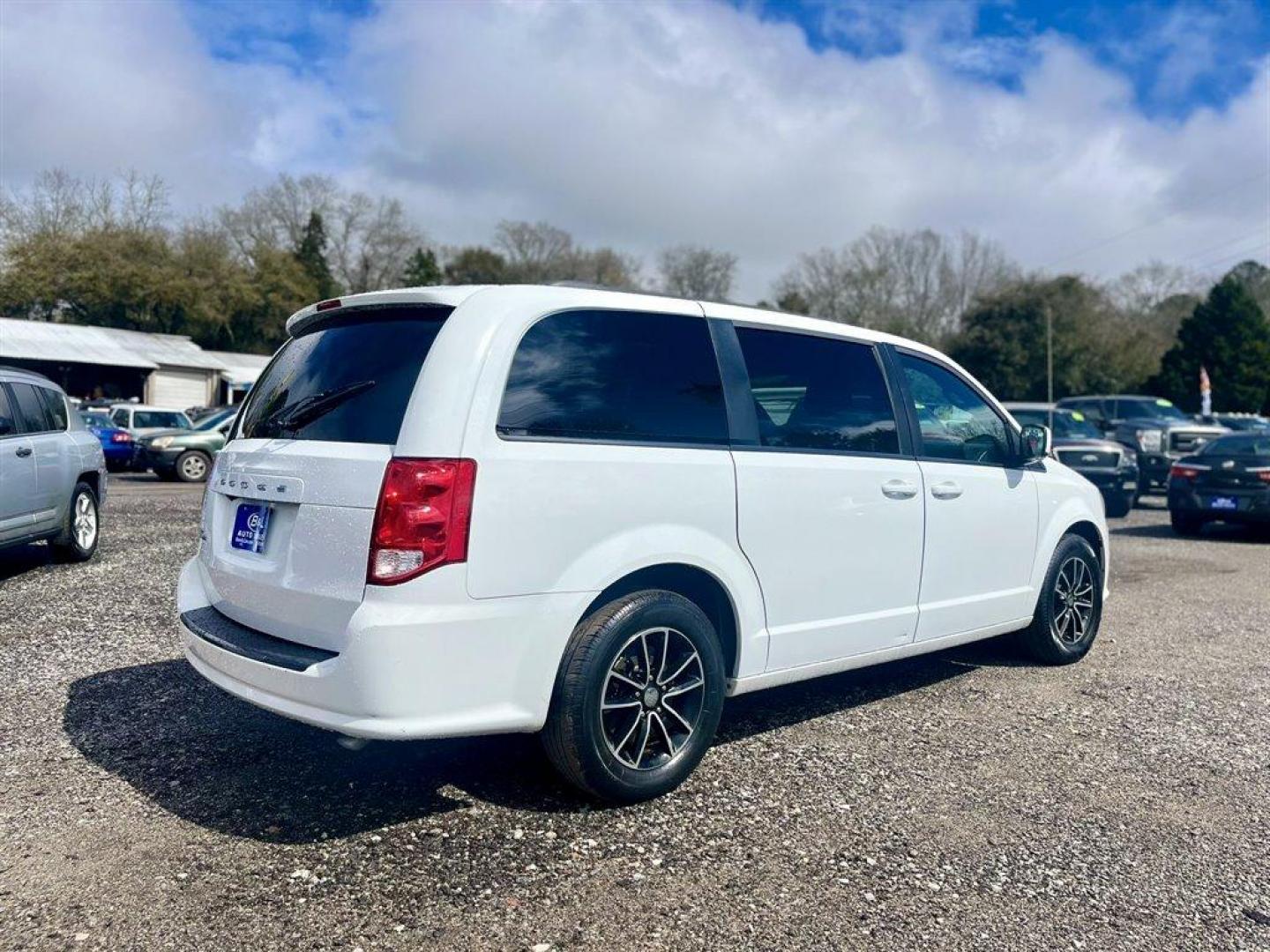 2018 White /Black Dodge Grand Caravan (2C4RDGCG2JR) with an 3.6l V6 MPI Dohc VVT Flex engine, Automatic transmission, located at 745 East Steele Rd., West Columbia, SC, 29170, (803) 755-9148, 33.927212, -81.148483 - Special Internet Price! 2018 Dodge Grand Caravan SXT with AM/FM Stereo, Back-Up Camera, Cruise Control, Dual Zone Front Manual Air Conditioning, Bucket Front Seats, 2nd Row Stow'N Go Bucket Seats, Fixed 60-40 Split-Bench 3rd Row Seat, Powered Rear Sliding Doors, Powered Windows, Powered Door Locks, - Photo#2