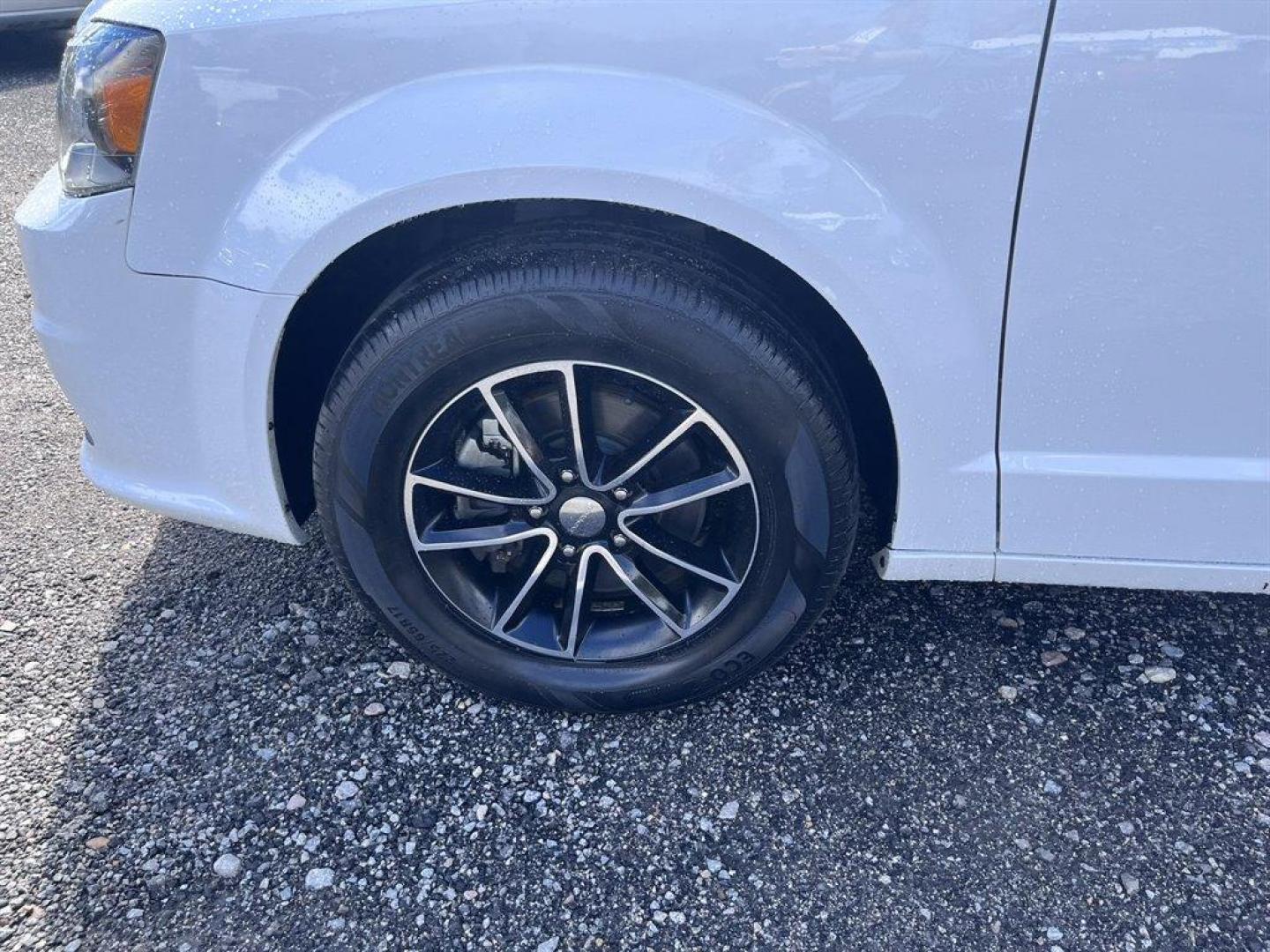 2018 White /Black Dodge Grand Caravan (2C4RDGCG2JR) with an 3.6l V6 MPI Dohc VVT Flex engine, Automatic transmission, located at 745 East Steele Rd., West Columbia, SC, 29170, (803) 755-9148, 33.927212, -81.148483 - Special Internet Price! 2018 Dodge Grand Caravan SXT with AM/FM Stereo, Back-Up Camera, Cruise Control, Dual Zone Front Manual Air Conditioning, Bucket Front Seats, 2nd Row Stow'N Go Bucket Seats, Fixed 60-40 Split-Bench 3rd Row Seat, Powered Rear Sliding Doors, Powered Windows, Powered Door Locks, - Photo#33