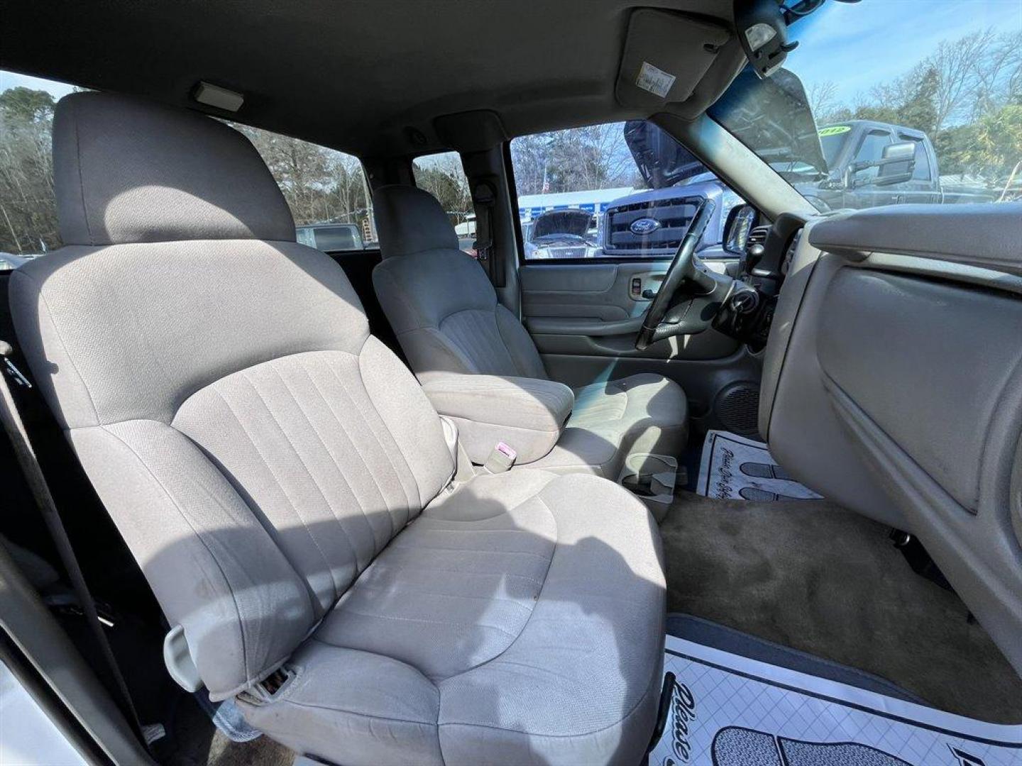 2003 White /Grey Chevrolet S10 (1GCDT19X038) with an 4.3l V6 MPI 4.3l engine, Auto transmission, located at 745 East Steele Rd., West Columbia, SC, 29170, (803) 755-9148, 33.927212, -81.148483 - Special Internet Price! 2003 Chevrolet S10 LS with AM/FM stereo, Air conditioning, Front 60/40 split-bench, Passenger side rear jump seat, Seats up to 4, Powered door locks, Powered windows, Plus more! - Photo#13