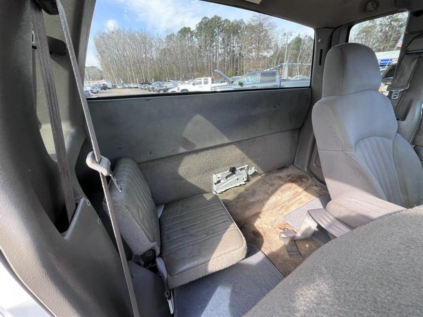 2003 White /Grey Chevrolet S10 (1GCDT19X038) with an 4.3l V6 MPI 4.3l engine, Auto transmission, located at 745 East Steele Rd., West Columbia, SC, 29170, (803) 755-9148, 33.927212, -81.148483 - Special Internet Price! 2003 Chevrolet S10 LS with AM/FM stereo, Air conditioning, Front 60/40 split-bench, Passenger side rear jump seat, Seats up to 4, Powered door locks, Powered windows, Plus more! - Photo#15