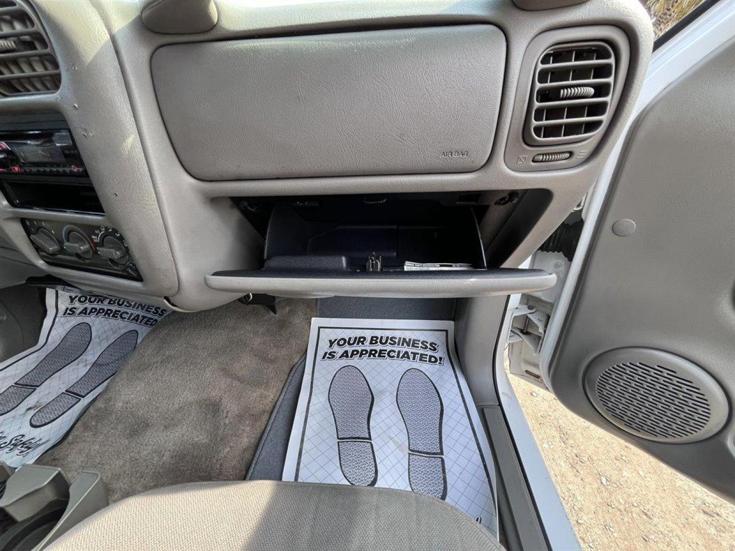 2003 White /Grey Chevrolet S10 (1GCDT19X038) with an 4.3l V6 MPI 4.3l engine, Auto transmission, located at 745 East Steele Rd., West Columbia, SC, 29170, (803) 755-9148, 33.927212, -81.148483 - Special Internet Price! 2003 Chevrolet S10 LS with AM/FM stereo, Air conditioning, Front 60/40 split-bench, Passenger side rear jump seat, Seats up to 4, Powered door locks, Powered windows, Plus more! - Photo#17