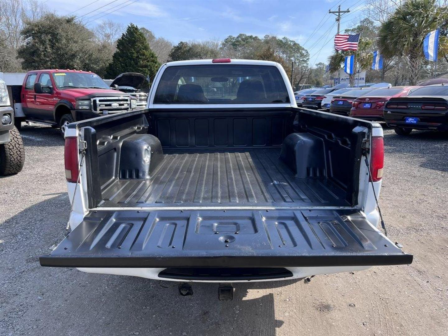 2003 White /Grey Chevrolet S10 (1GCDT19X038) with an 4.3l V6 MPI 4.3l engine, Auto transmission, located at 745 East Steele Rd., West Columbia, SC, 29170, (803) 755-9148, 33.927212, -81.148483 - Special Internet Price! 2003 Chevrolet S10 LS with AM/FM stereo, Air conditioning, Front 60/40 split-bench, Passenger side rear jump seat, Seats up to 4, Powered door locks, Powered windows, Plus more! - Photo#18