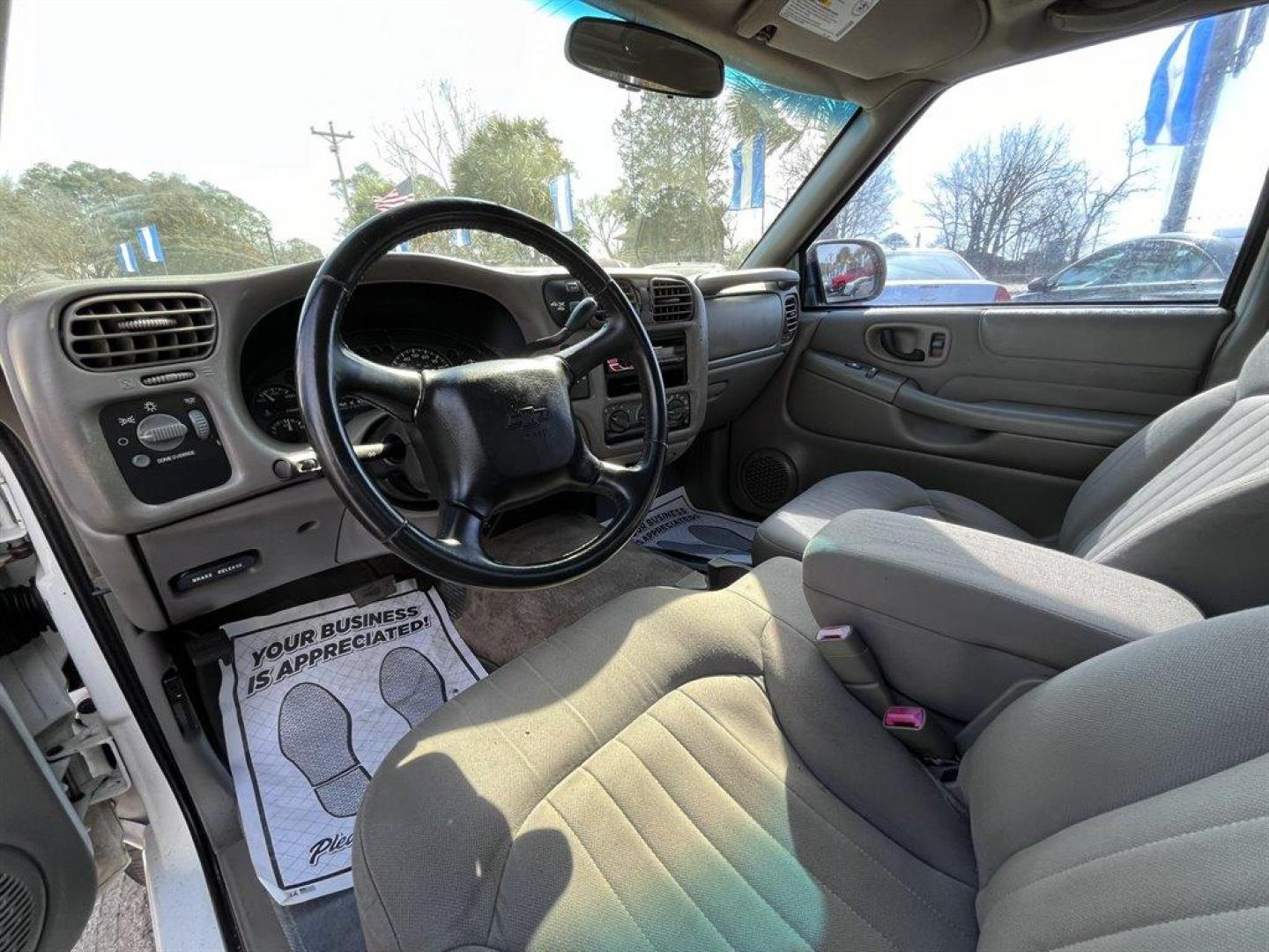 2003 White /Grey Chevrolet S10 (1GCDT19X038) with an 4.3l V6 MPI 4.3l engine, Auto transmission, located at 745 East Steele Rd., West Columbia, SC, 29170, (803) 755-9148, 33.927212, -81.148483 - Special Internet Price! 2003 Chevrolet S10 LS with AM/FM stereo, Air conditioning, Front 60/40 split-bench, Passenger side rear jump seat, Seats up to 4, Powered door locks, Powered windows, Plus more! - Photo#4