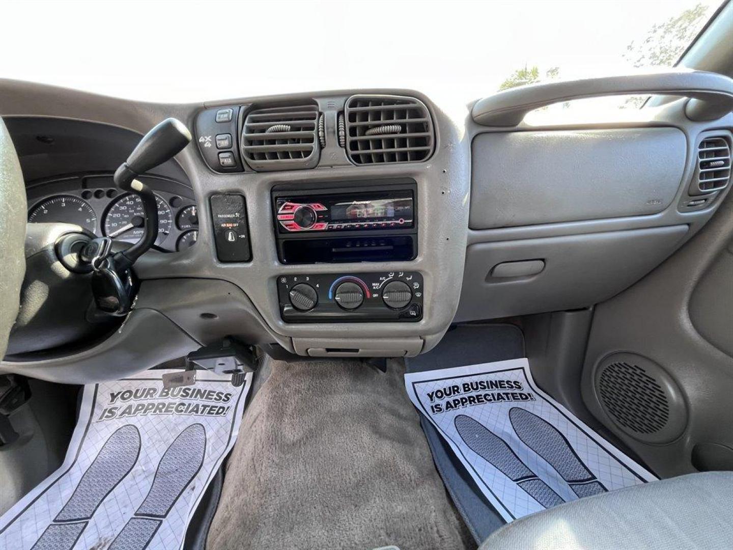 2003 White /Grey Chevrolet S10 (1GCDT19X038) with an 4.3l V6 MPI 4.3l engine, Auto transmission, located at 745 East Steele Rd., West Columbia, SC, 29170, (803) 755-9148, 33.927212, -81.148483 - Special Internet Price! 2003 Chevrolet S10 LS with AM/FM stereo, Air conditioning, Front 60/40 split-bench, Passenger side rear jump seat, Seats up to 4, Powered door locks, Powered windows, Plus more! - Photo#7