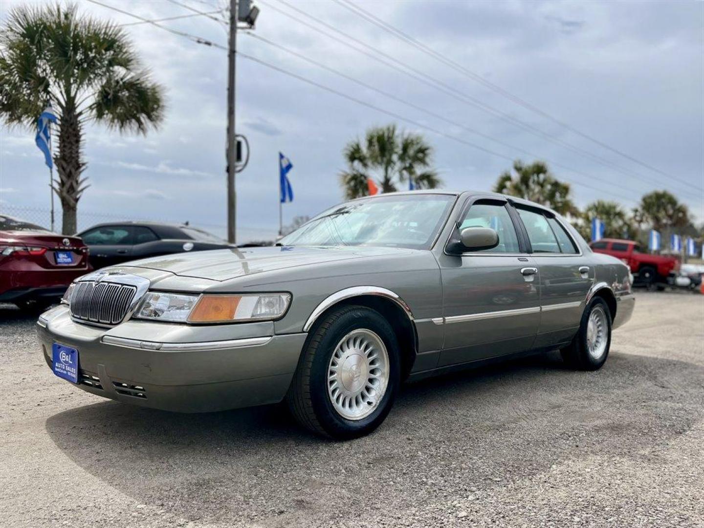 1999 Grey /Grey Mercury Grand Marquis (2MEFM75W1XX) with an 4.6l V8 EFI Sohc 4.6l engine, Automatic transmission, located at 745 East Steele Rd., West Columbia, SC, 29170, (803) 755-9148, 33.927212, -81.148483 - 1999 Mercury Grand Marquis LS with Electronic AM/FM stereo radio, Cruise control, Manual air conditioning, Leather interior, Powered windows, Powered door locks, Plus more! - Photo#0