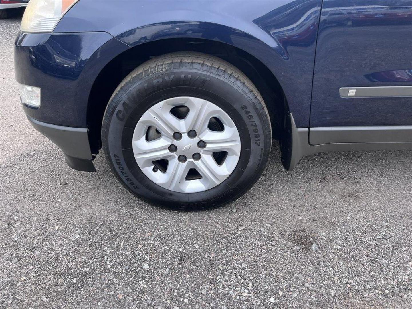 2010 Blue,Dark /Tan Chevrolet Traverse (1GNLREED8AS) with an 3.6l V6 Sidi Dohc 3.6l engine, Automatic transmission, located at 745 East Steele Rd., West Columbia, SC, 29170, (803) 755-9148, 33.927212, -81.148483 - Special Internet Price! 2010 Chevrolet Traverse with AM/FM stereo, Cruise control, Remote Keyless Entry, Air conditioning, 2nd and 3rd row 60/40 split flat-folding bench seat, Powered door locks, Powered windows, Plus more! - Photo#33