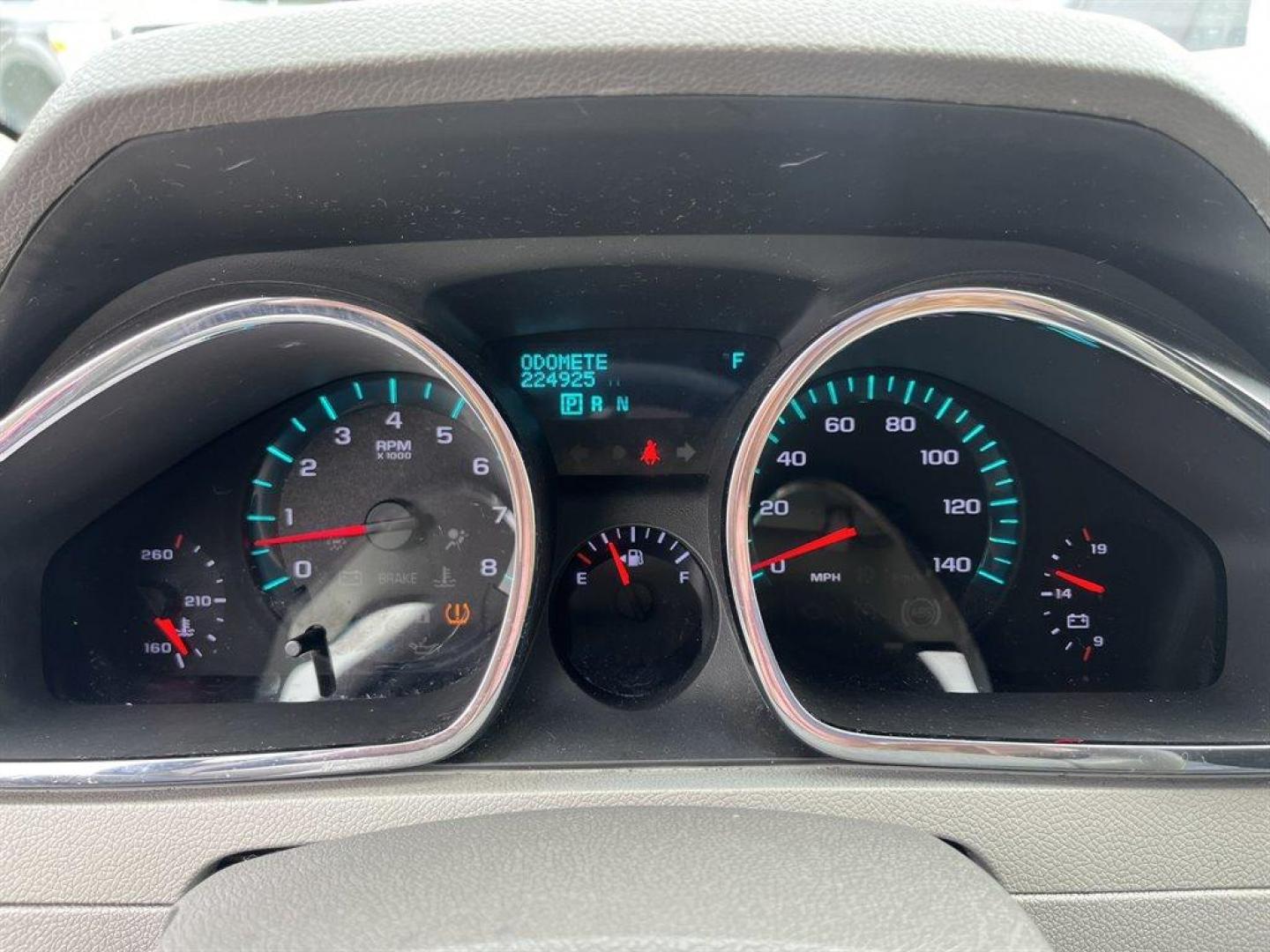 2010 Blue,Dark /Tan Chevrolet Traverse (1GNLREED8AS) with an 3.6l V6 Sidi Dohc 3.6l engine, Automatic transmission, located at 745 East Steele Rd., West Columbia, SC, 29170, (803) 755-9148, 33.927212, -81.148483 - Special Internet Price! 2010 Chevrolet Traverse with AM/FM stereo, Cruise control, Remote Keyless Entry, Air conditioning, 2nd and 3rd row 60/40 split flat-folding bench seat, Powered door locks, Powered windows, Plus more! - Photo#8