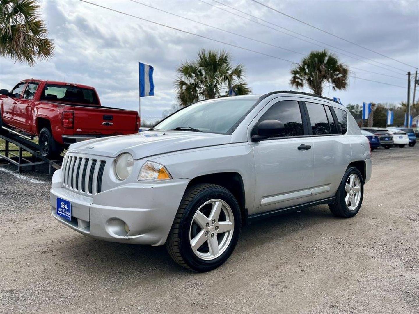 2007 Silver /Black Jeep Compass (1J8FT57W97D) with an 2.4l I-4 SFI Dohc 2.4l engine, Automatic transmission, located at 745 East Steele Rd., West Columbia, SC, 29170, (803) 755-9148, 33.927212, -81.148483 - Special Internet Price! 2007 Jeep Compass Limited with AM/FM stereo, Remote keyless entry, Cruise control, Leather interior, Powered windows, Powered door locks, Plus more! - Photo#0