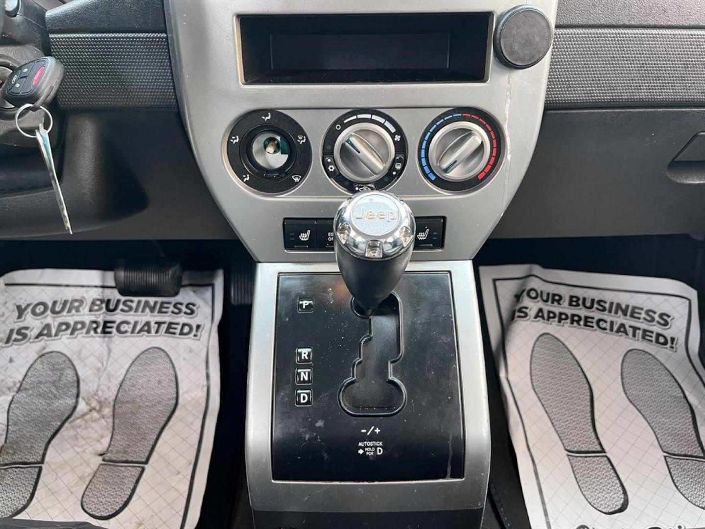 2007 Silver /Black Jeep Compass (1J8FT57W97D) with an 2.4l I-4 SFI Dohc 2.4l engine, Automatic transmission, located at 745 East Steele Rd., West Columbia, SC, 29170, (803) 755-9148, 33.927212, -81.148483 - Special Internet Price! 2007 Jeep Compass Limited with AM/FM stereo, Remote keyless entry, Cruise control, Leather interior, Powered windows, Powered door locks, Plus more! - Photo#9