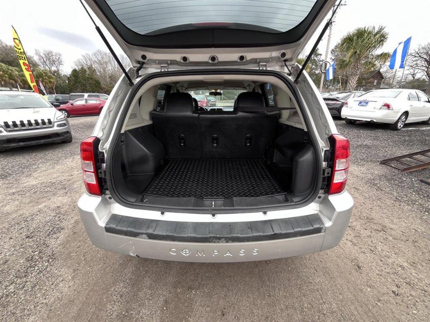 2007 Silver /Black Jeep Compass (1J8FT57W97D) with an 2.4l I-4 SFI Dohc 2.4l engine, Automatic transmission, located at 745 East Steele Rd., West Columbia, SC, 29170, (803) 755-9148, 33.927212, -81.148483 - Special Internet Price! 2007 Jeep Compass Limited with AM/FM stereo, Remote keyless entry, Cruise control, Leather interior, Powered windows, Powered door locks, Plus more! - Photo#22