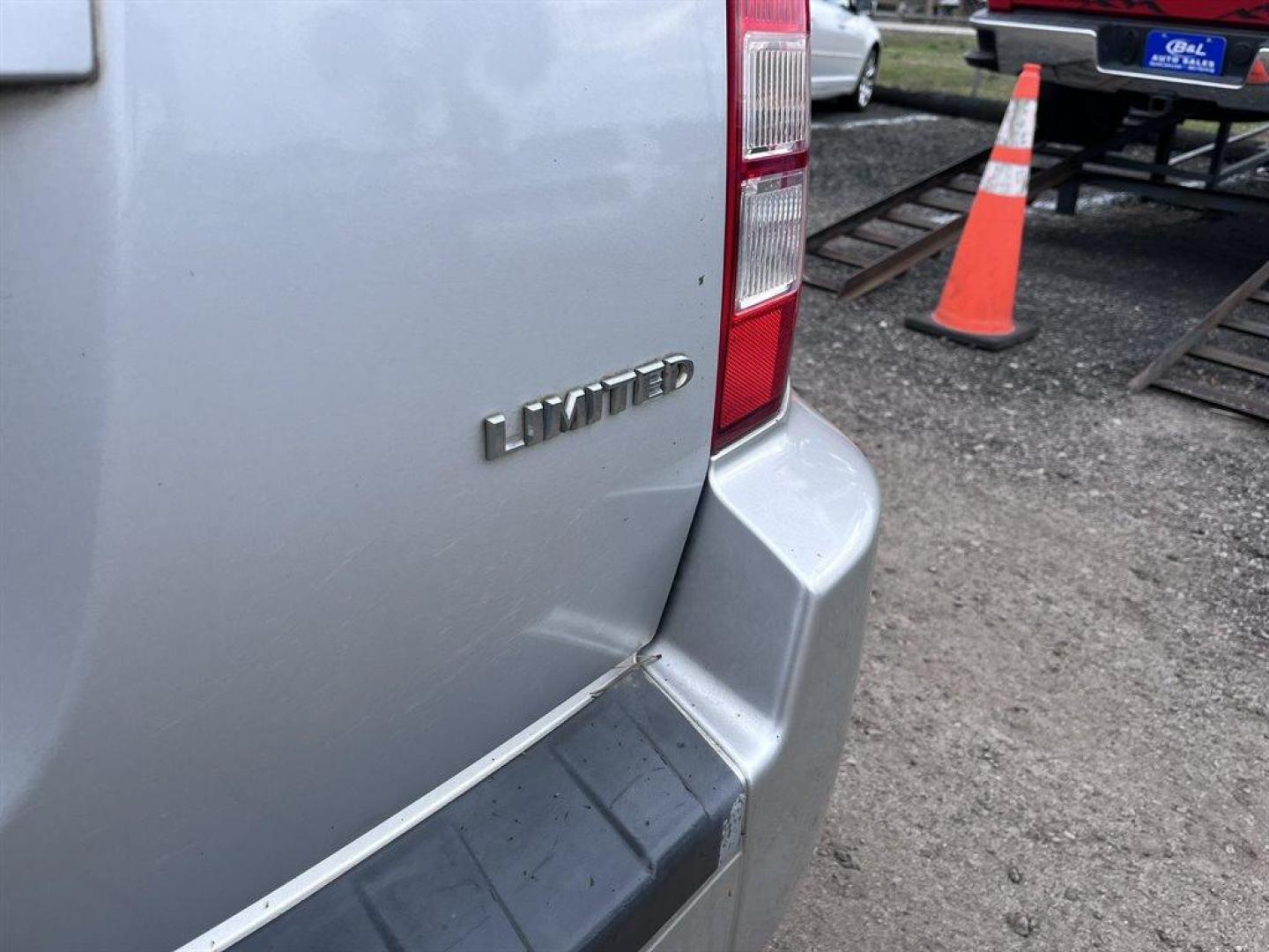 2007 Silver /Black Jeep Compass (1J8FT57W97D) with an 2.4l I-4 SFI Dohc 2.4l engine, Automatic transmission, located at 745 East Steele Rd., West Columbia, SC, 29170, (803) 755-9148, 33.927212, -81.148483 - Special Internet Price! 2007 Jeep Compass Limited with AM/FM stereo, Remote keyless entry, Cruise control, Leather interior, Powered windows, Powered door locks, Plus more! - Photo#23