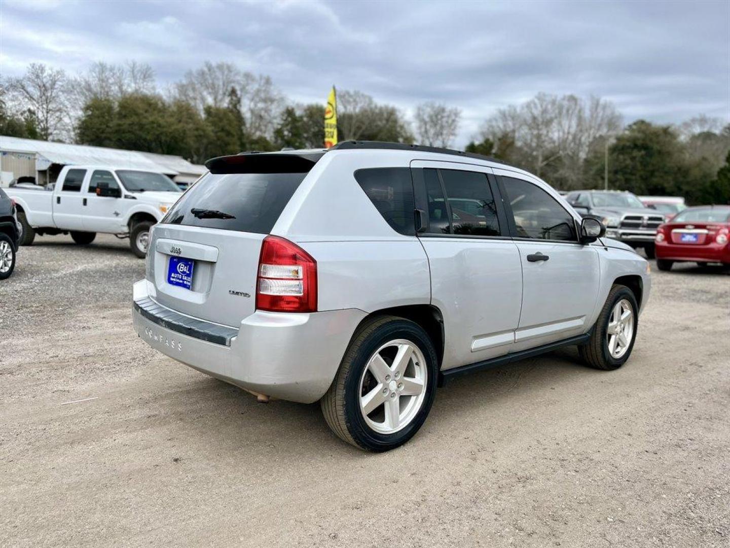 2007 Silver /Black Jeep Compass (1J8FT57W97D) with an 2.4l I-4 SFI Dohc 2.4l engine, Automatic transmission, located at 745 East Steele Rd., West Columbia, SC, 29170, (803) 755-9148, 33.927212, -81.148483 - Special Internet Price! 2007 Jeep Compass Limited with AM/FM stereo, Remote keyless entry, Cruise control, Leather interior, Powered windows, Powered door locks, Plus more! - Photo#2